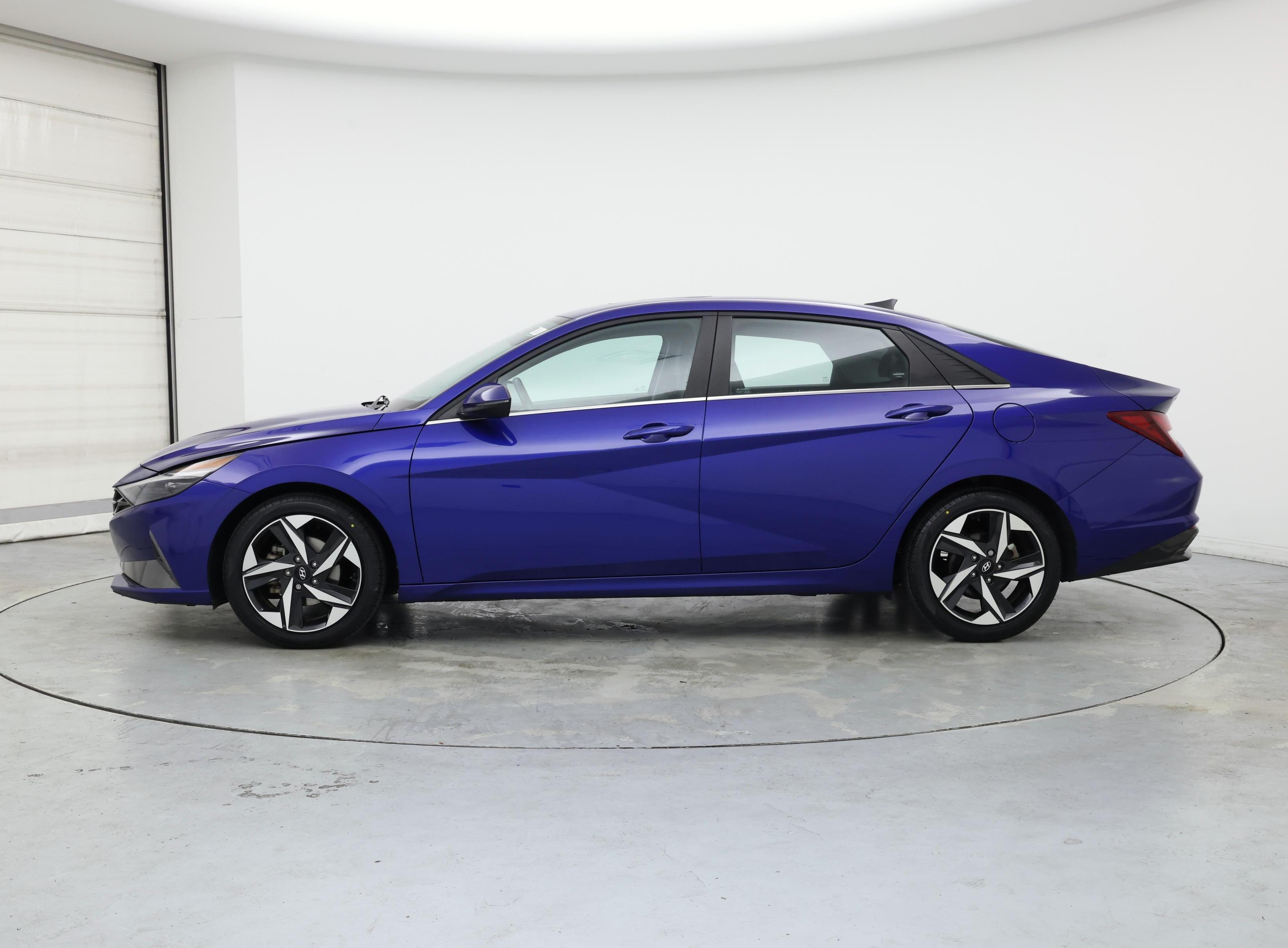 Thumbnail: 2023 Hyundai Elantra - 3