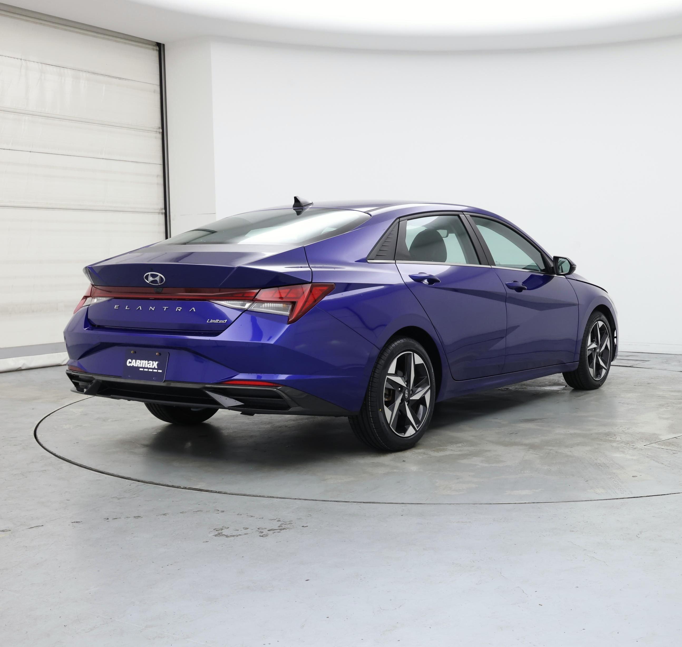 Thumbnail: 2023 Hyundai Elantra - 8