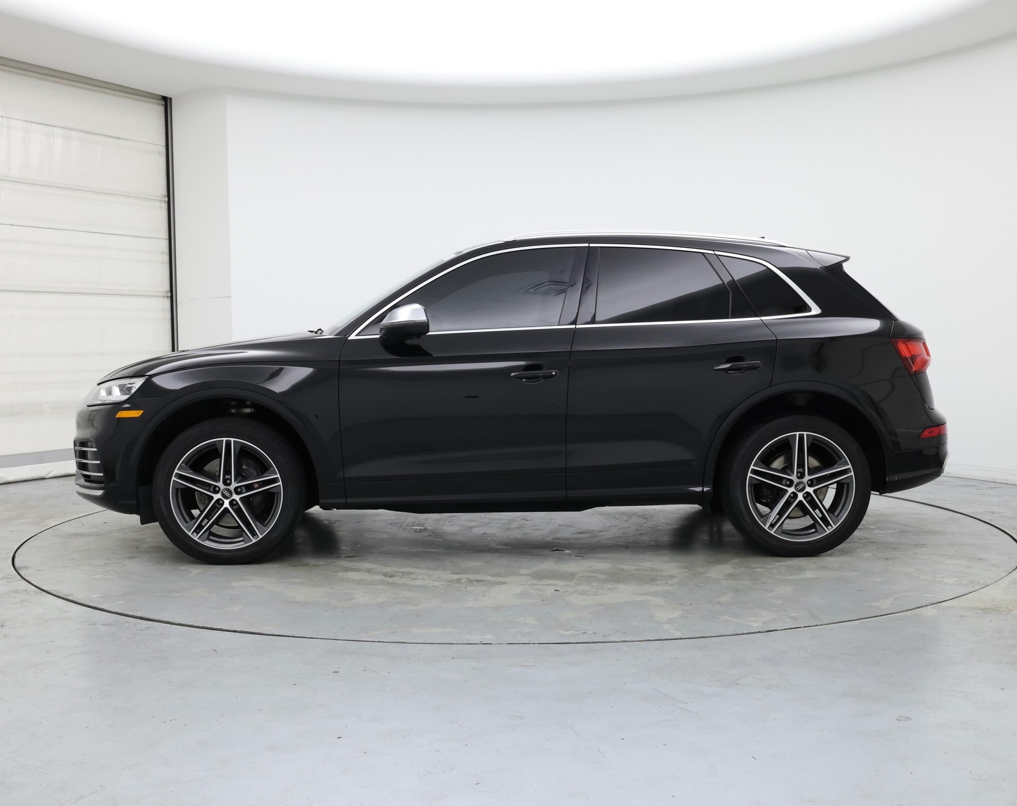 Thumbnail: 2020 Audi SQ5 - 3