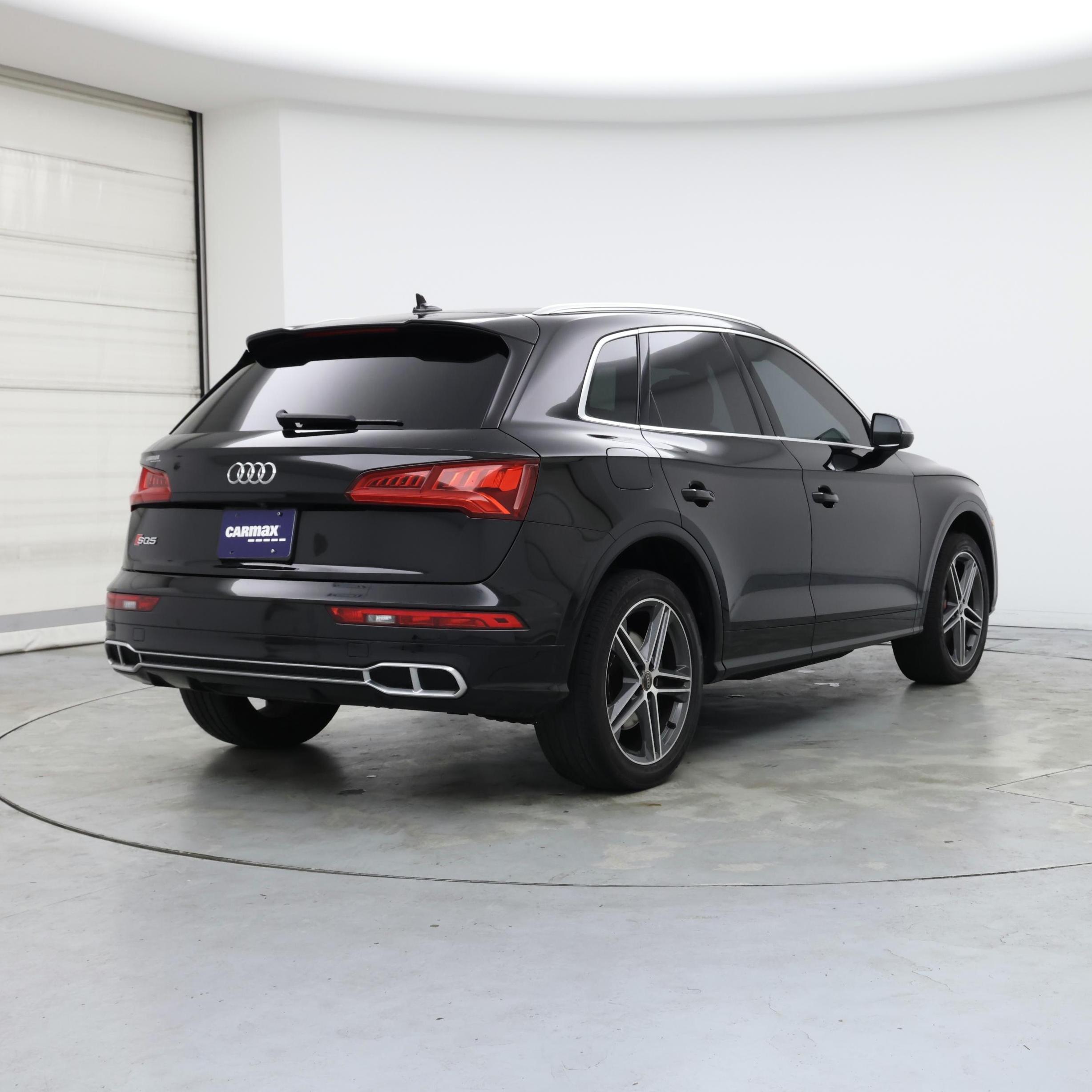Thumbnail: 2020 Audi SQ5 - 8