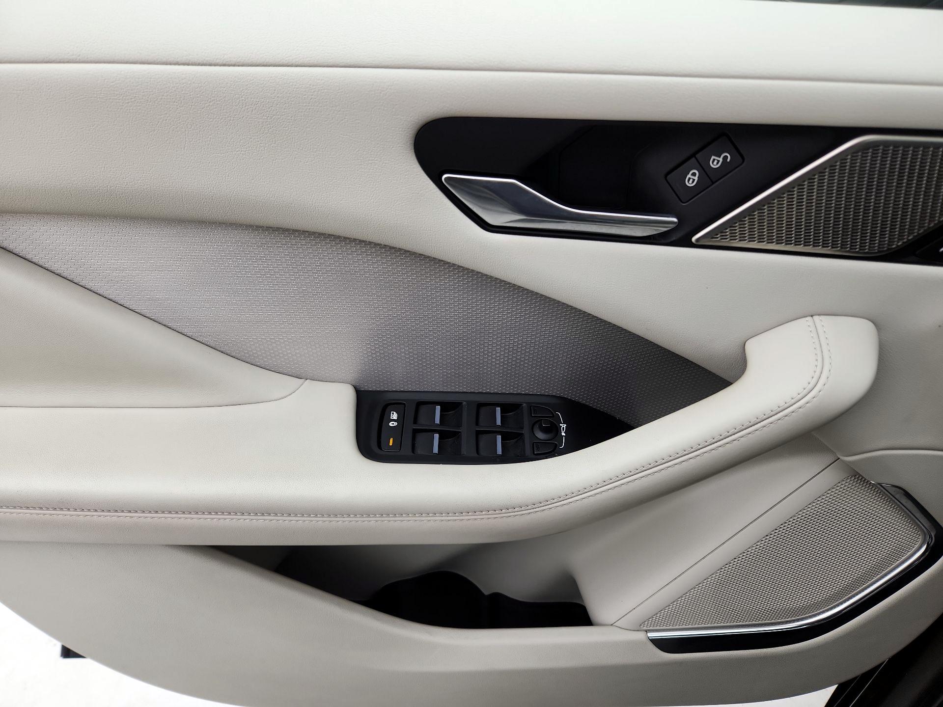 Thumbnail: 2020 Jaguar I-Pace - 12
