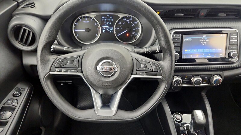 2021 Nissan Kicks S 10