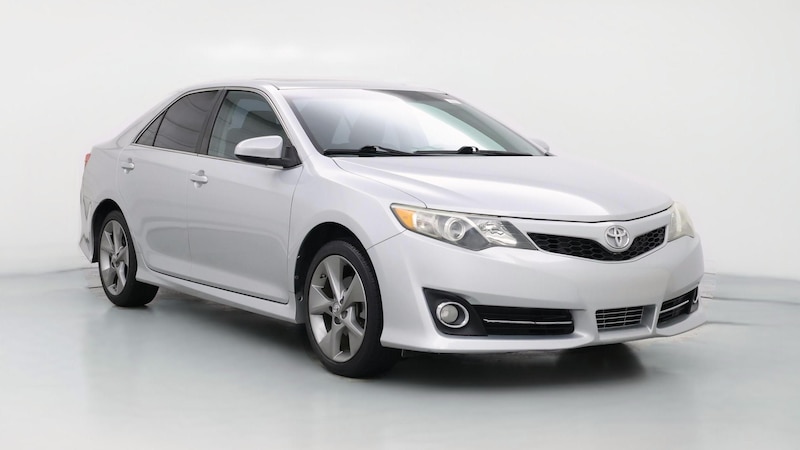 2014 Toyota Camry SE Hero Image