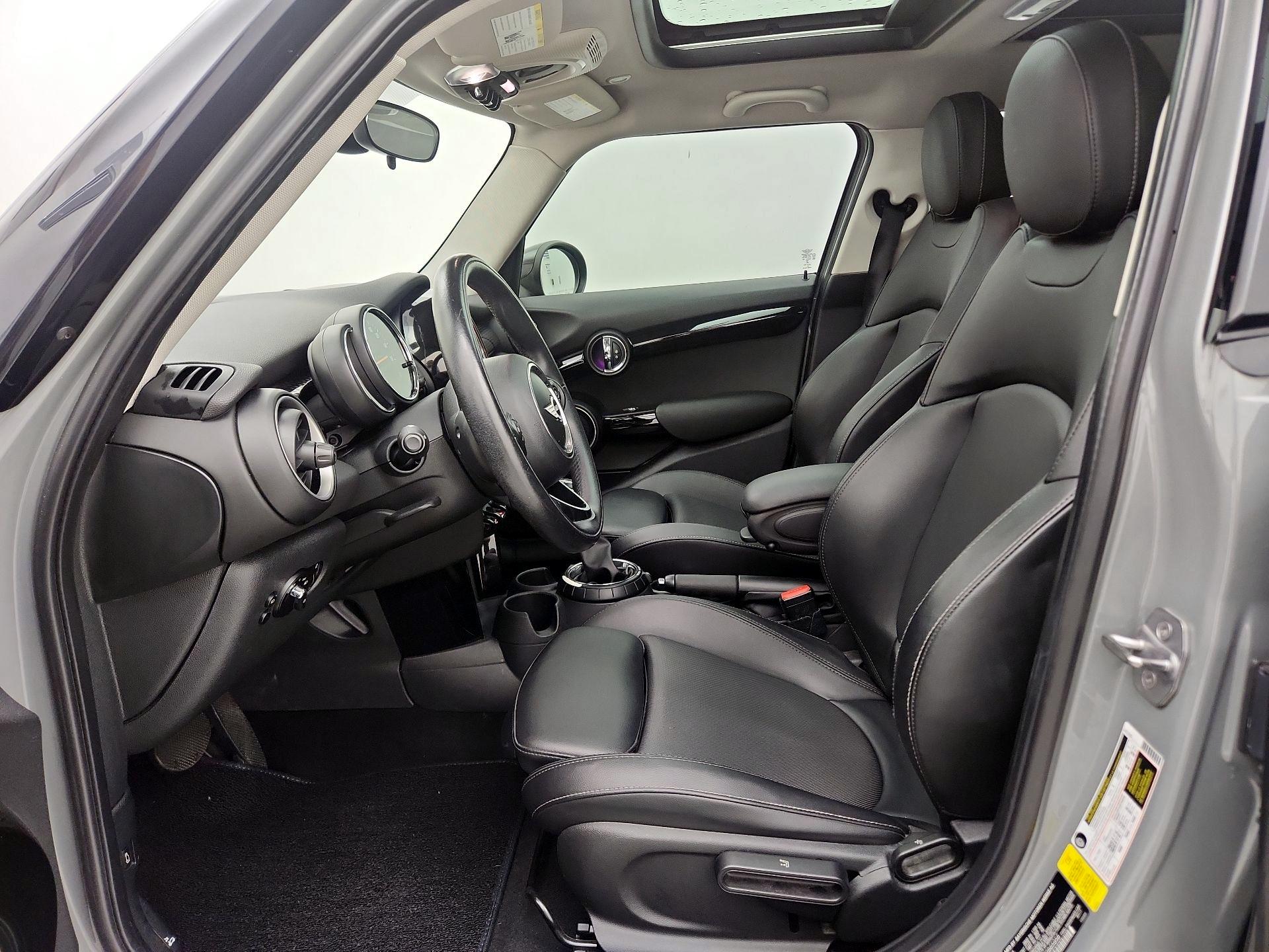 Thumbnail: 2015 MINI Cooper Hardtop - 11