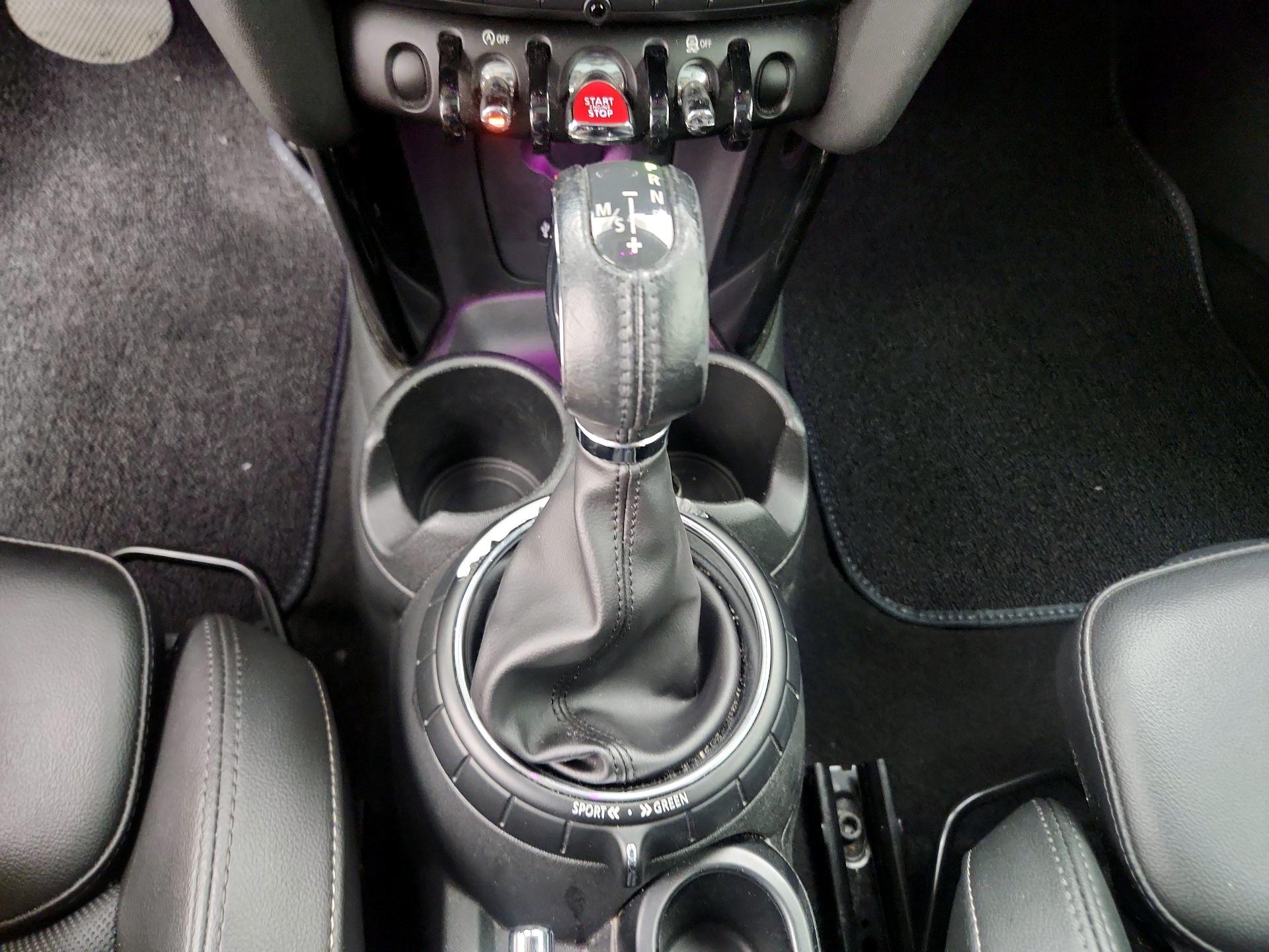 Thumbnail: 2015 MINI Cooper Hardtop - 16