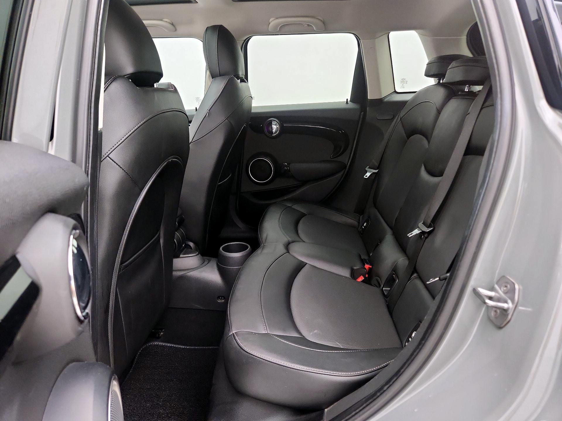Thumbnail: 2015 MINI Cooper Hardtop - 19