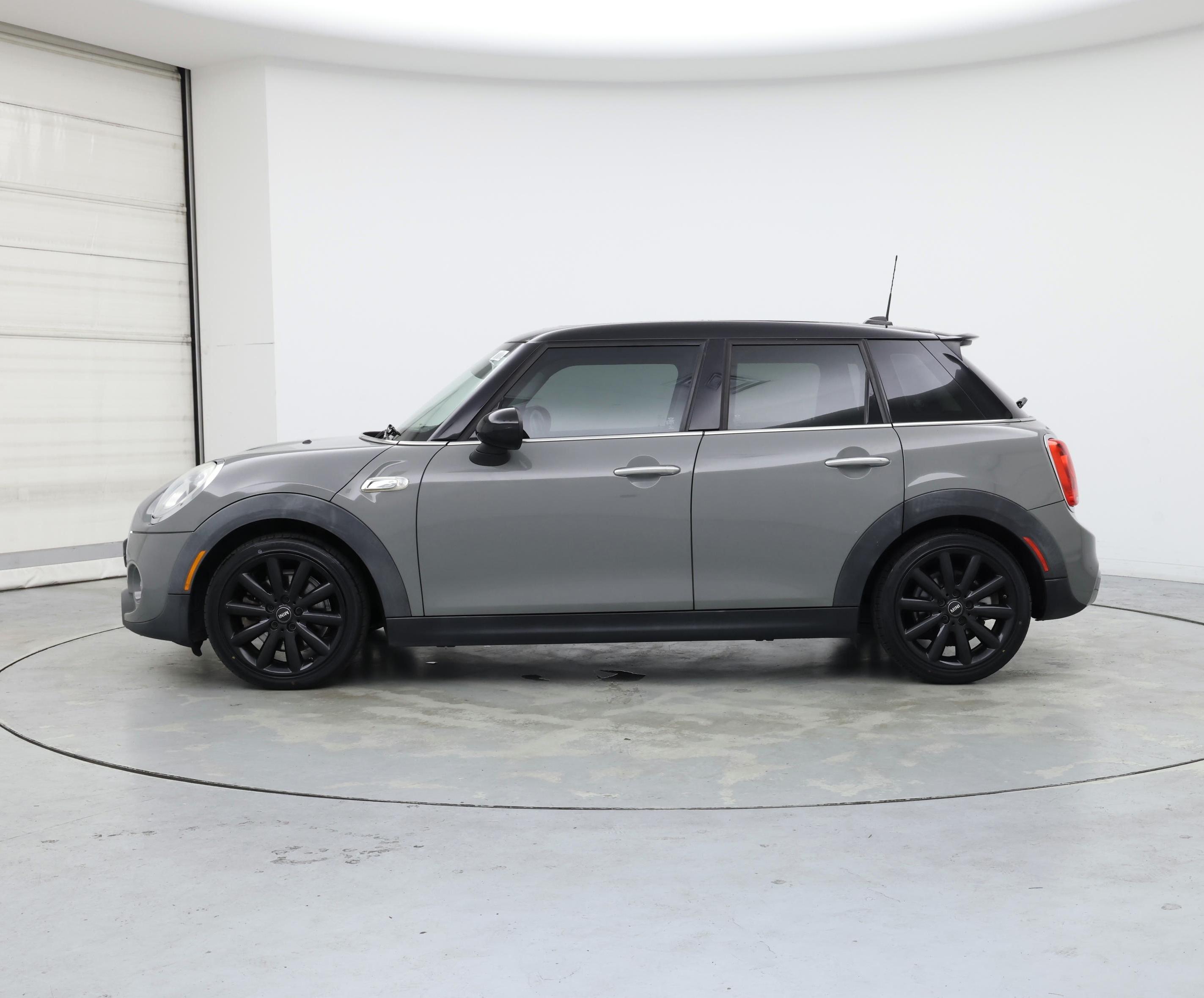 Thumbnail: 2015 MINI Cooper Hardtop - 3
