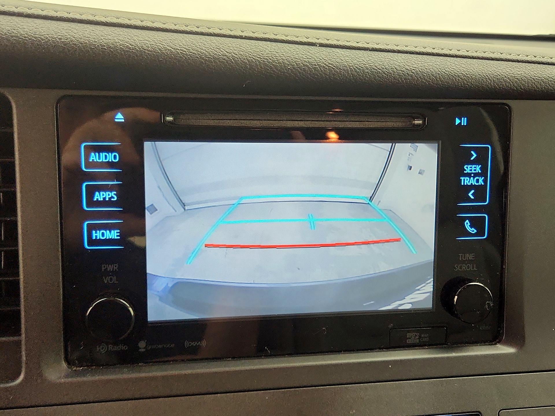 Thumbnail: 2017 Toyota Sienna - 14