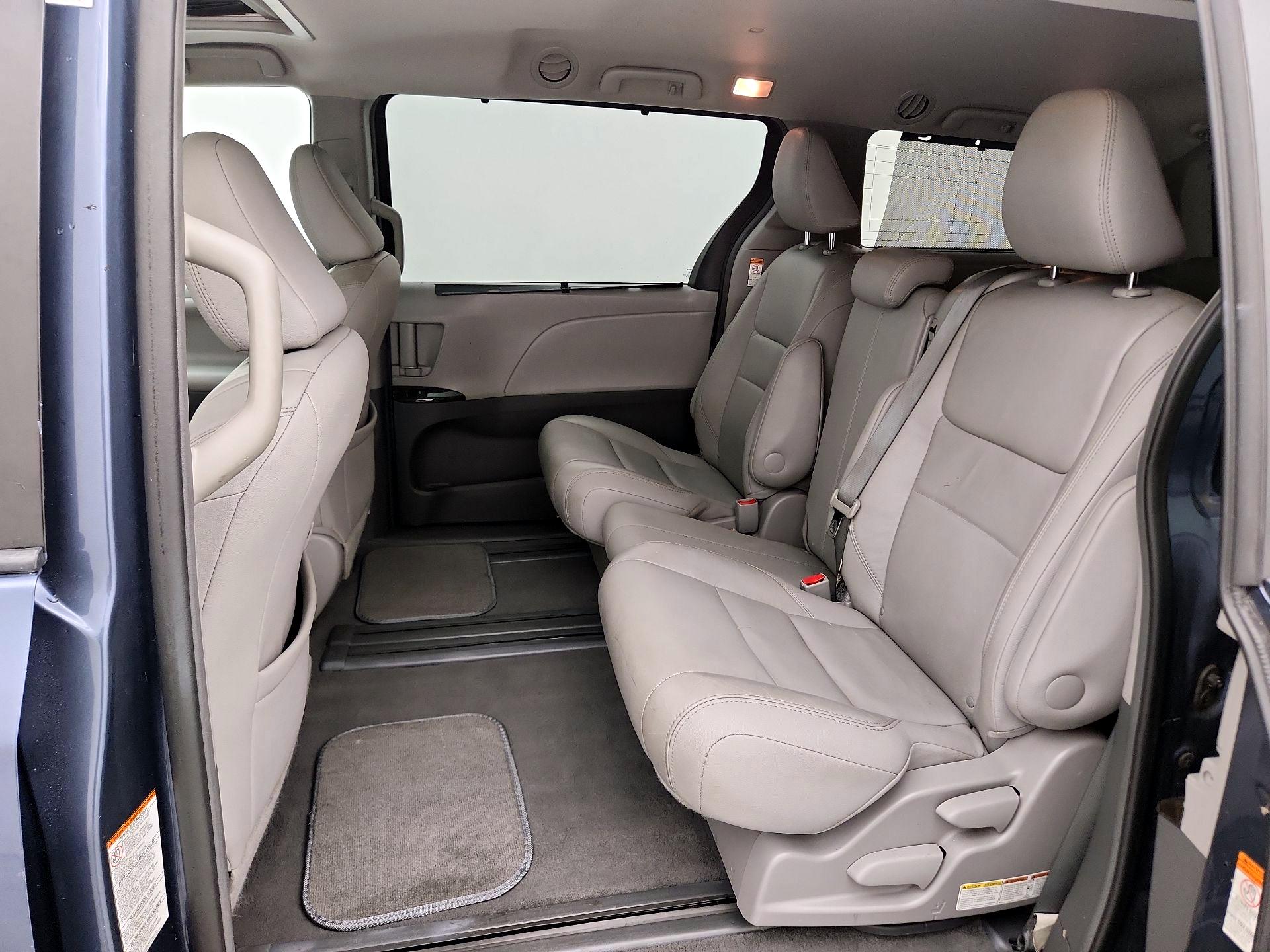 Thumbnail: 2017 Toyota Sienna - 20
