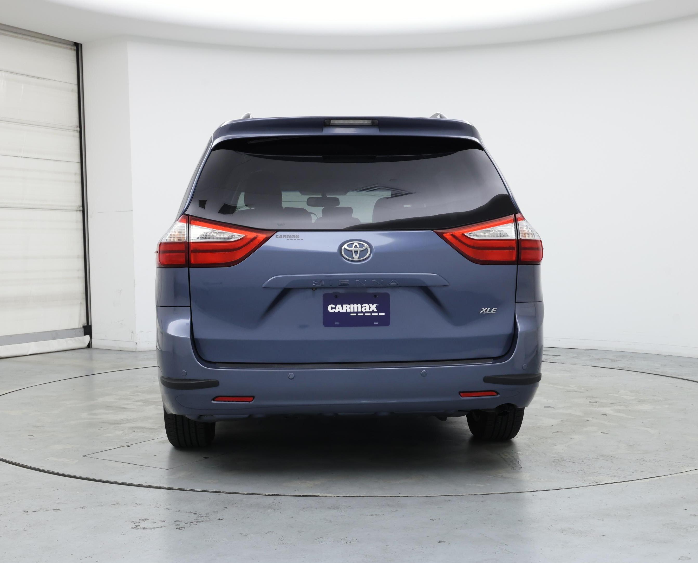 Thumbnail: 2017 Toyota Sienna - 6