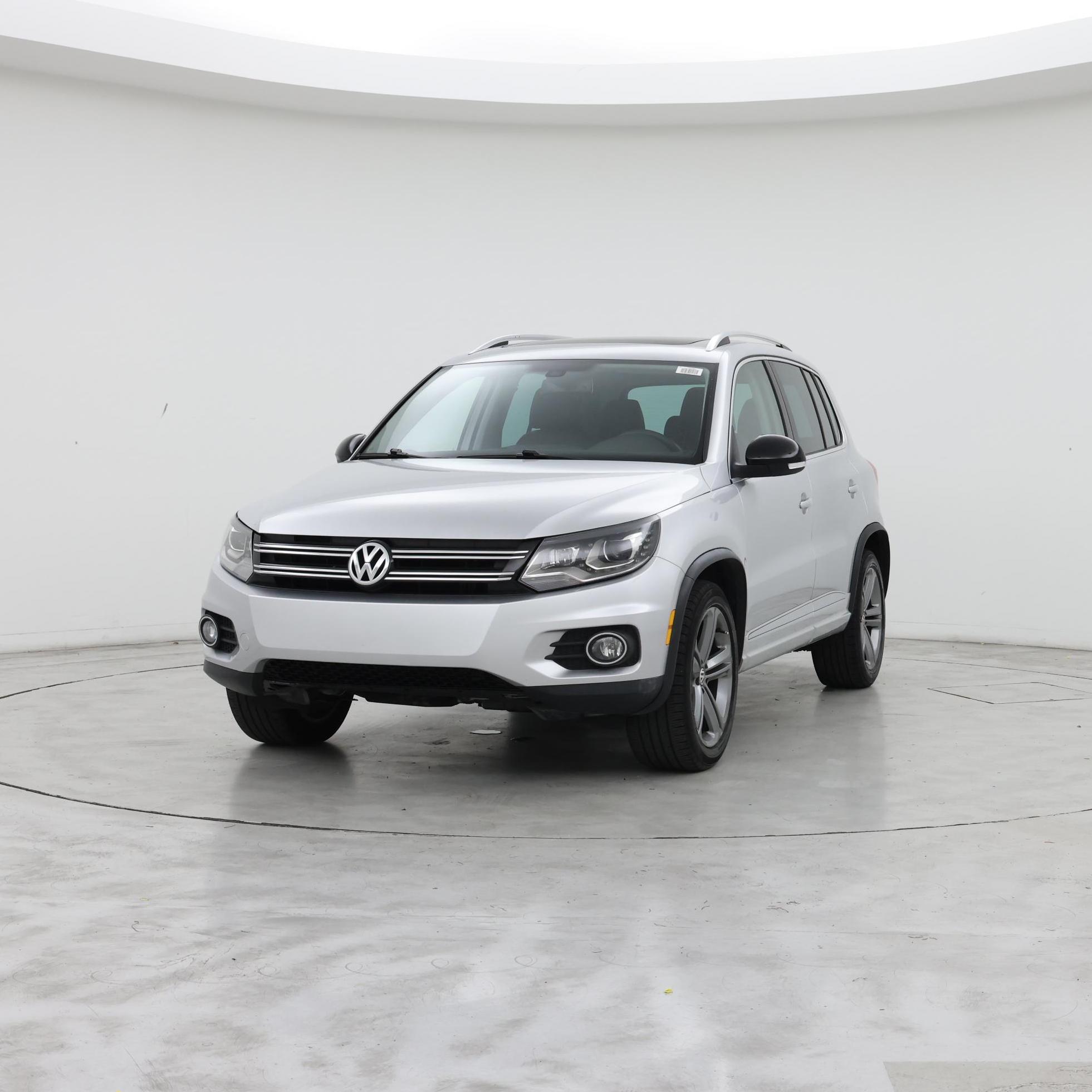 Thumbnail: 2017 Volkswagen Tiguan - 4