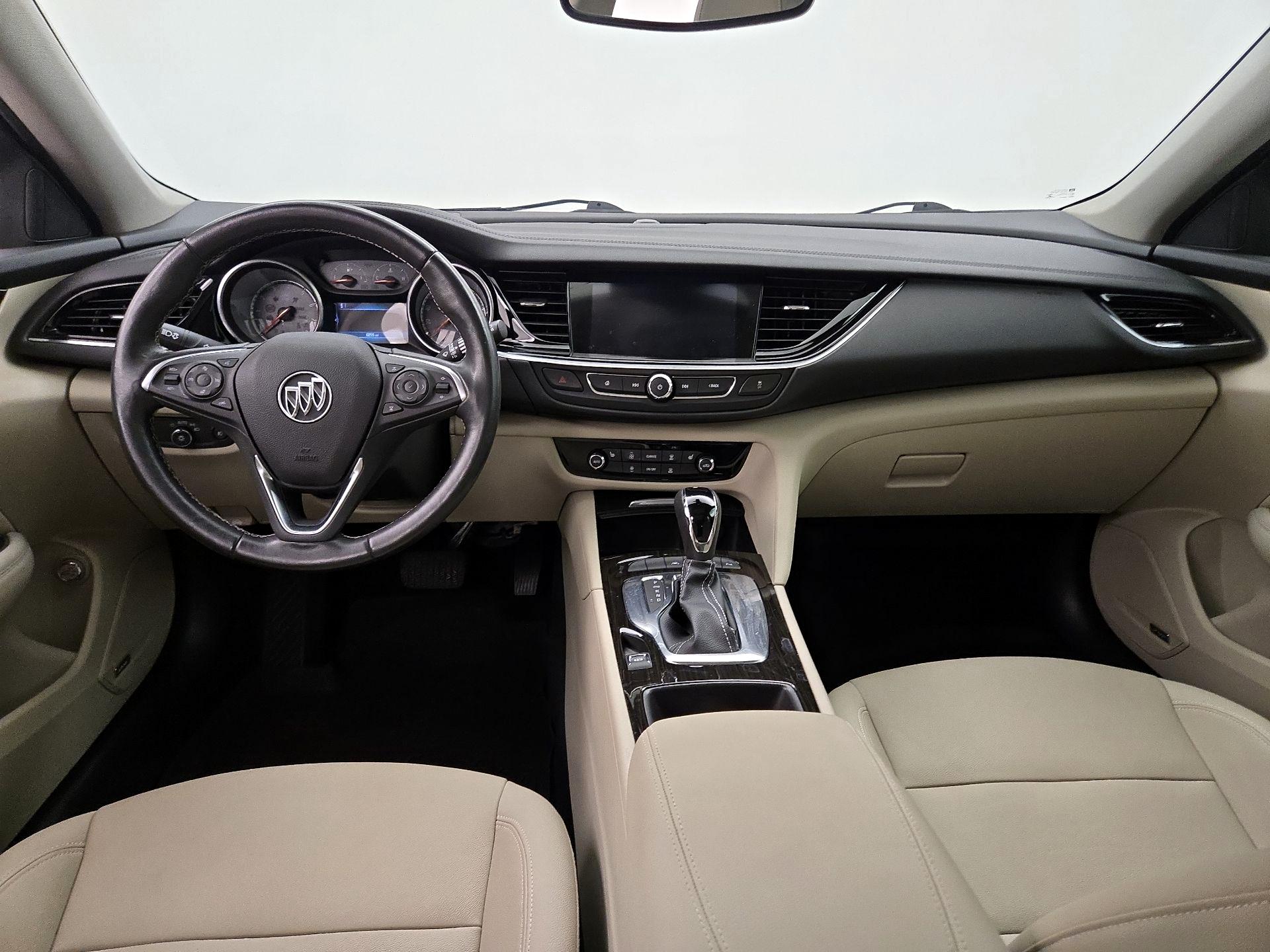 Thumbnail: 2018 Buick Regal - 9