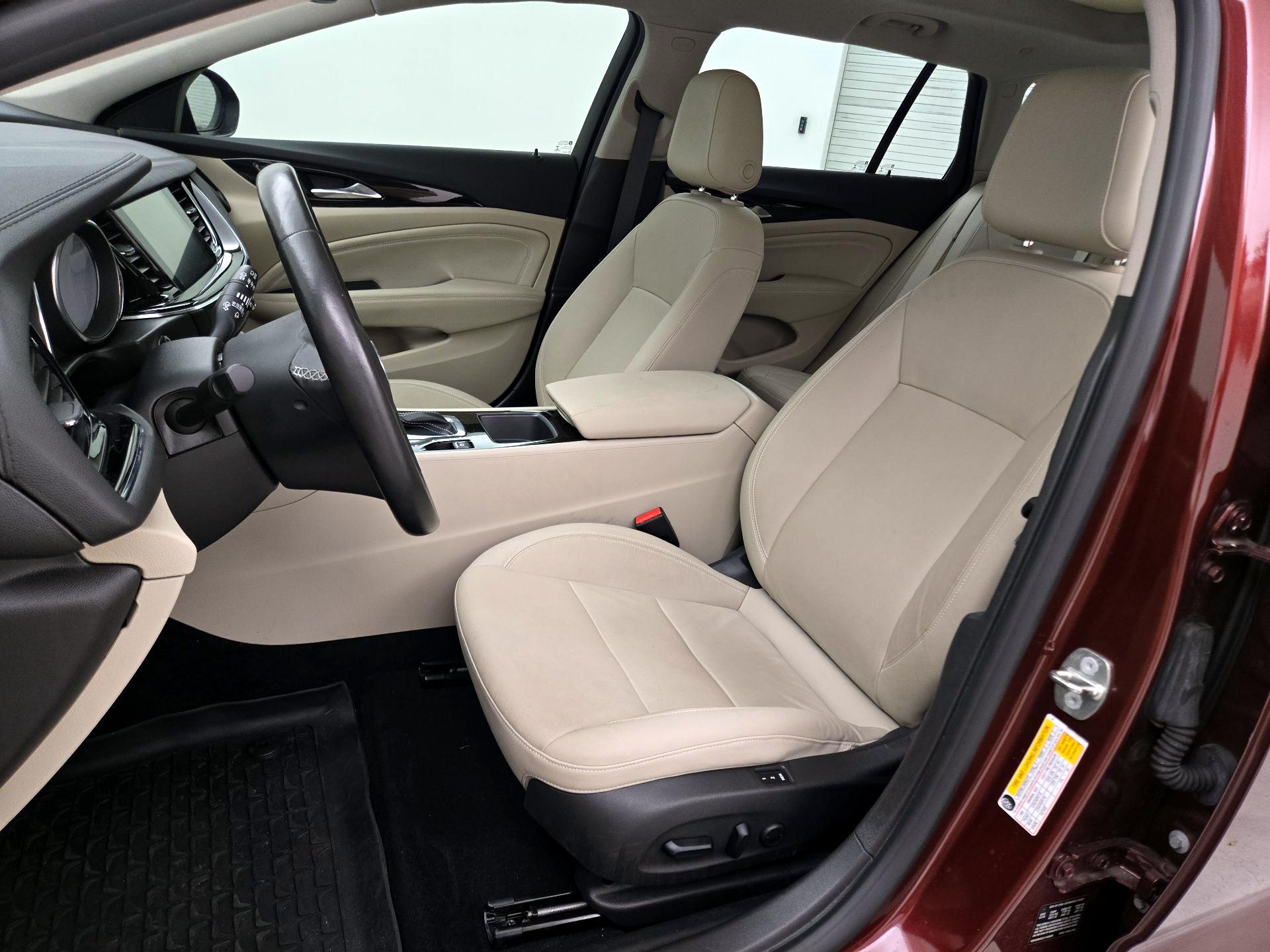 Thumbnail: 2018 Buick Regal - 11