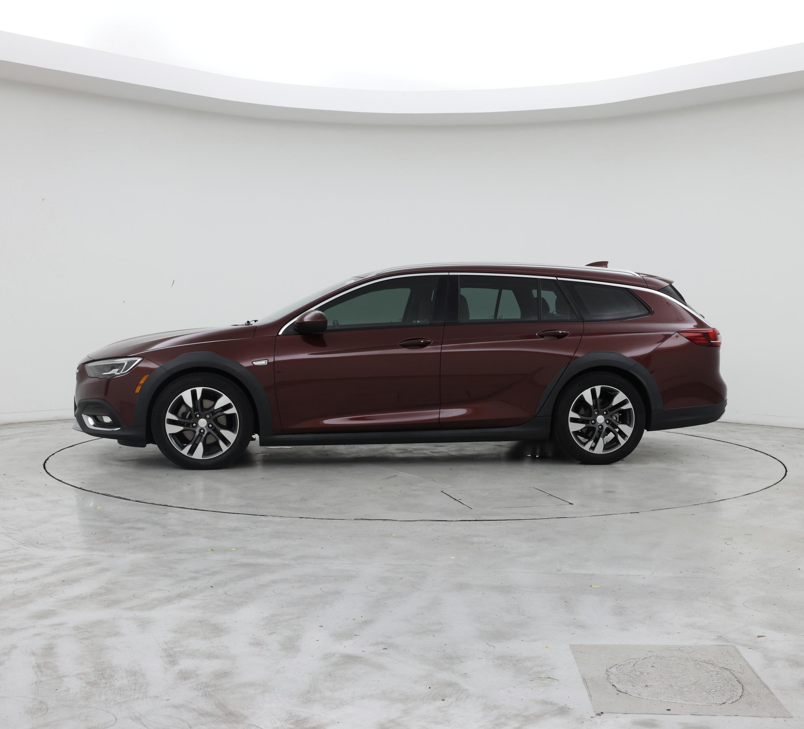 Thumbnail: 2018 Buick Regal - 3
