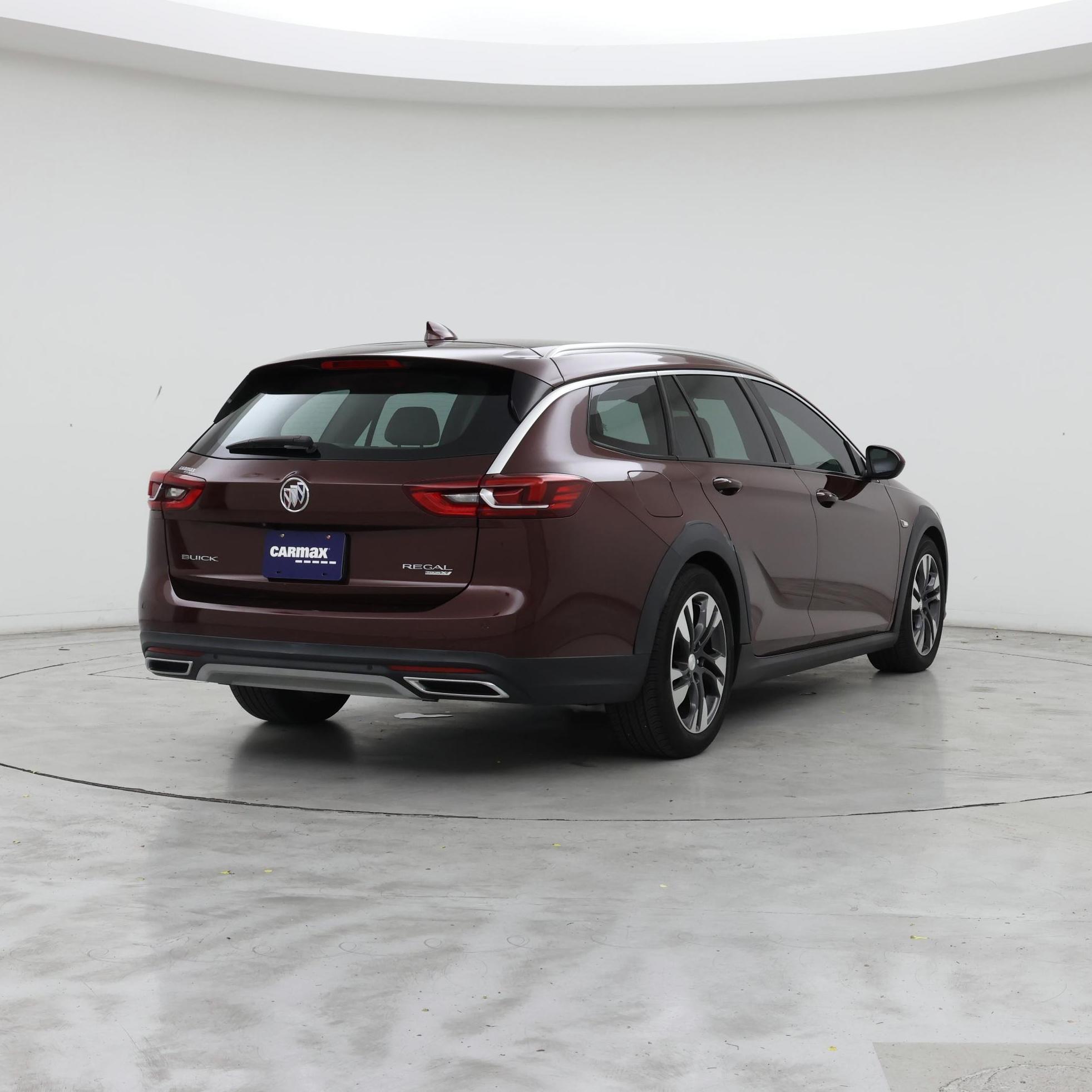 Thumbnail: 2018 Buick Regal - 8