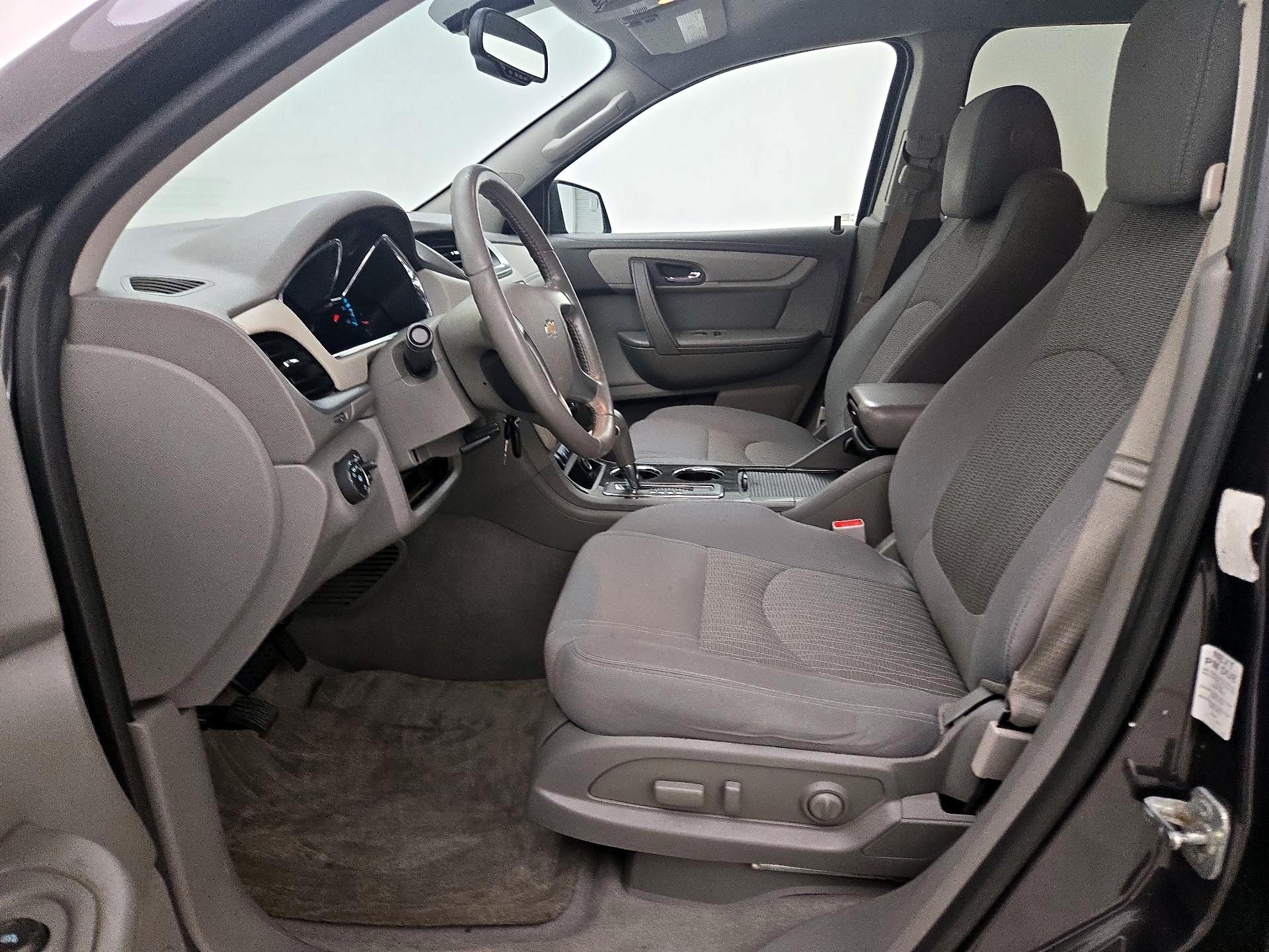 Thumbnail: 2014 Chevrolet Traverse - 11