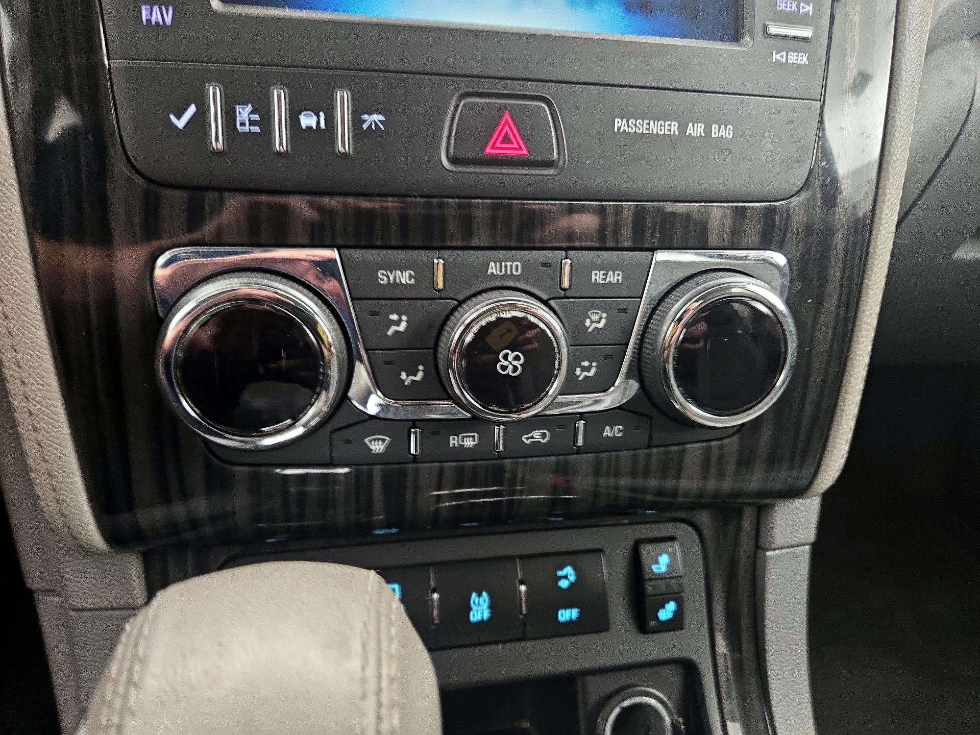 Thumbnail: 2014 Chevrolet Traverse - 16