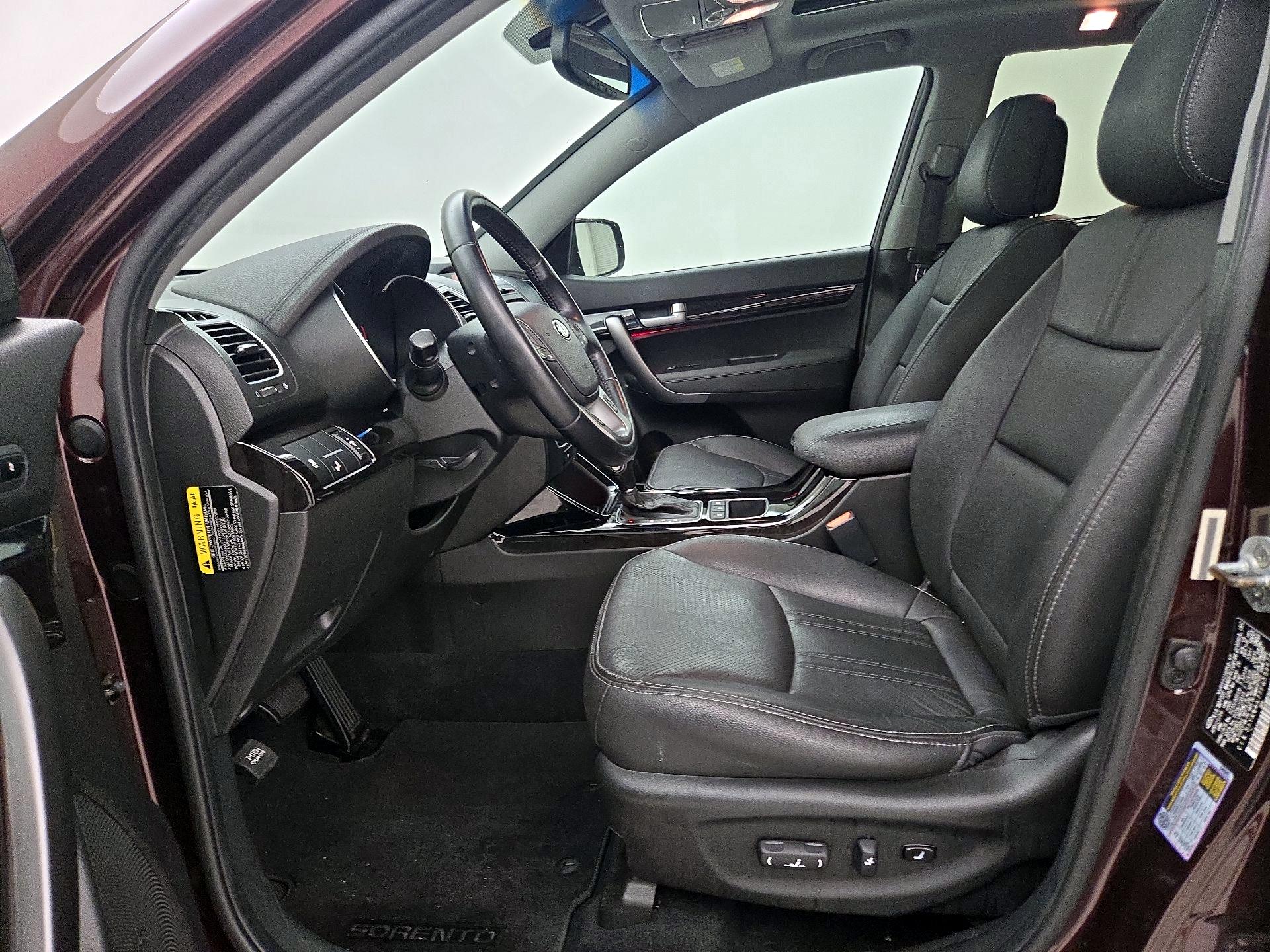 Thumbnail: 2015 Kia Sorento - 11