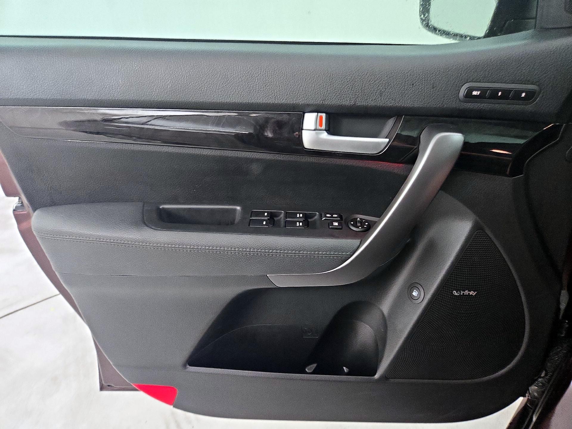 Thumbnail: 2015 Kia Sorento - 12