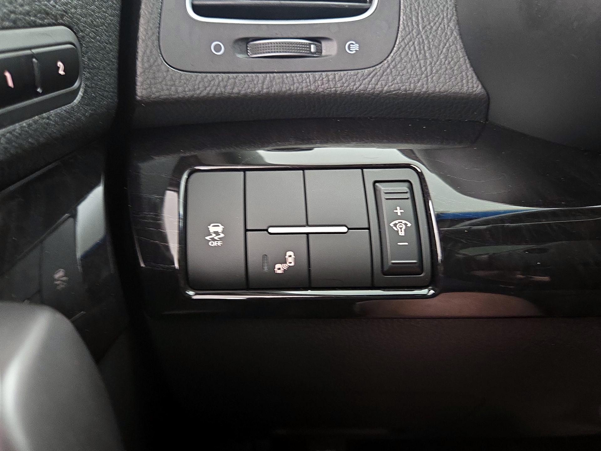 Thumbnail: 2015 Kia Sorento - 13