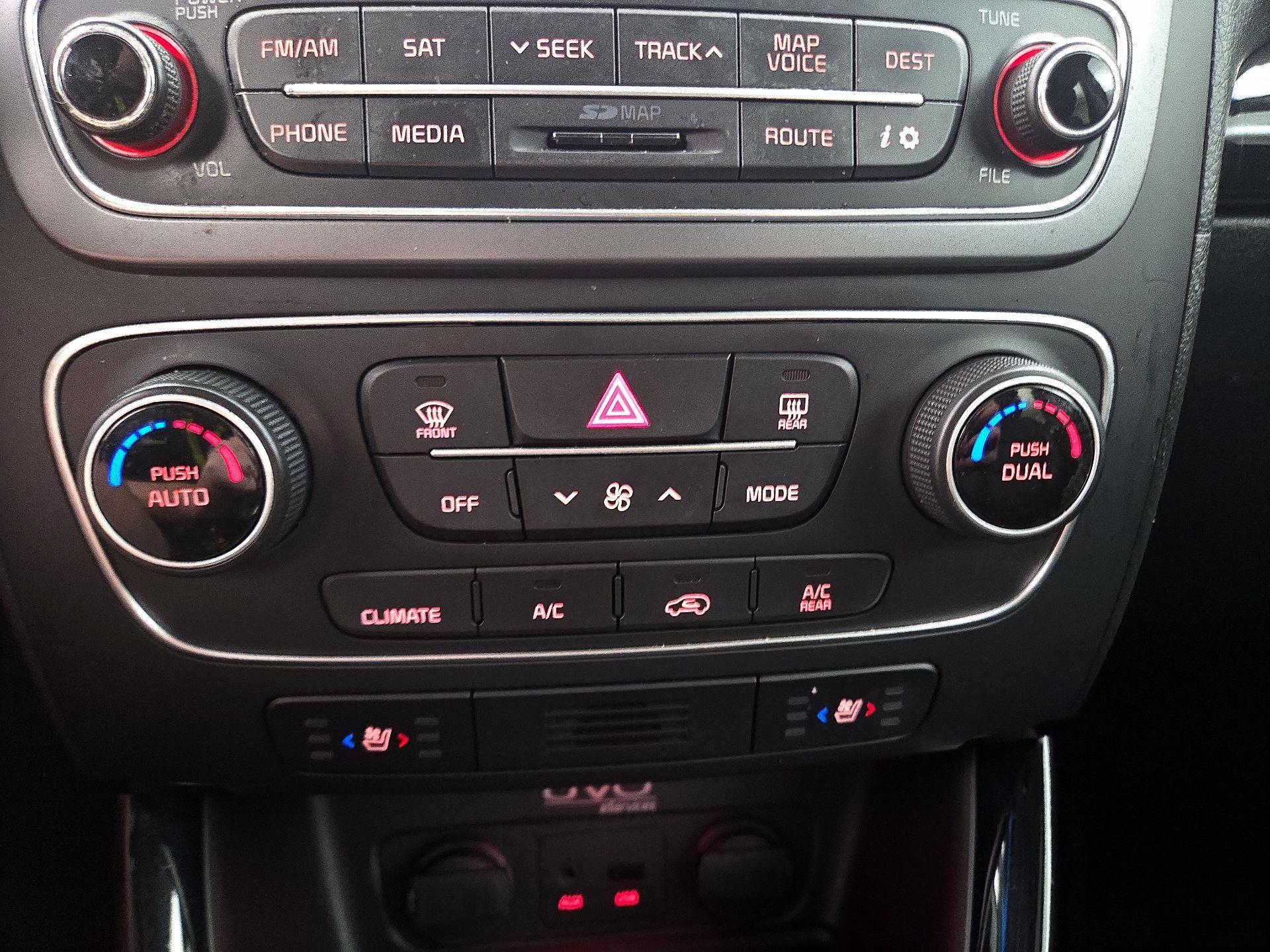 Thumbnail: 2015 Kia Sorento - 17