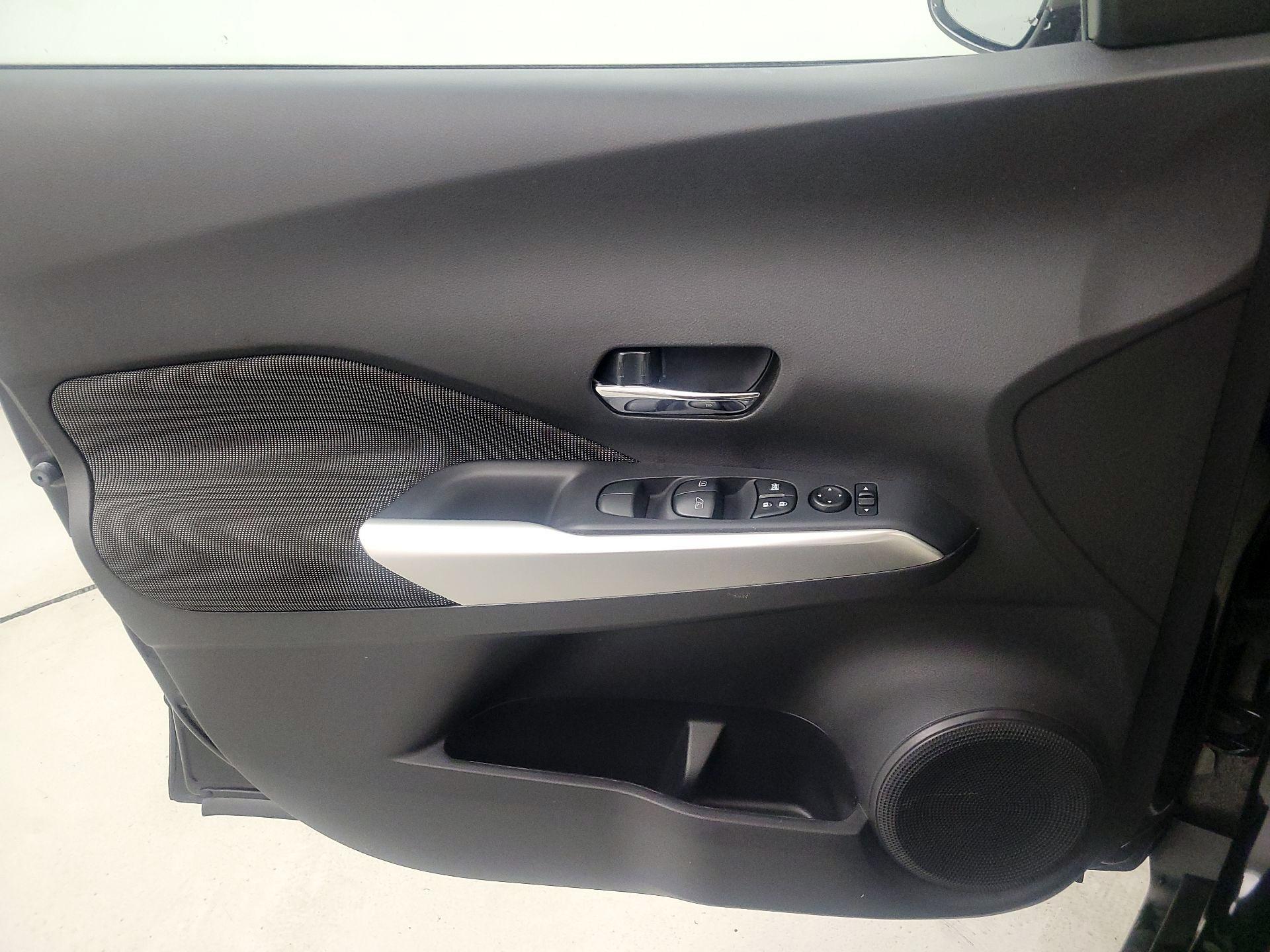 Thumbnail: 2020 Nissan Kicks - 12