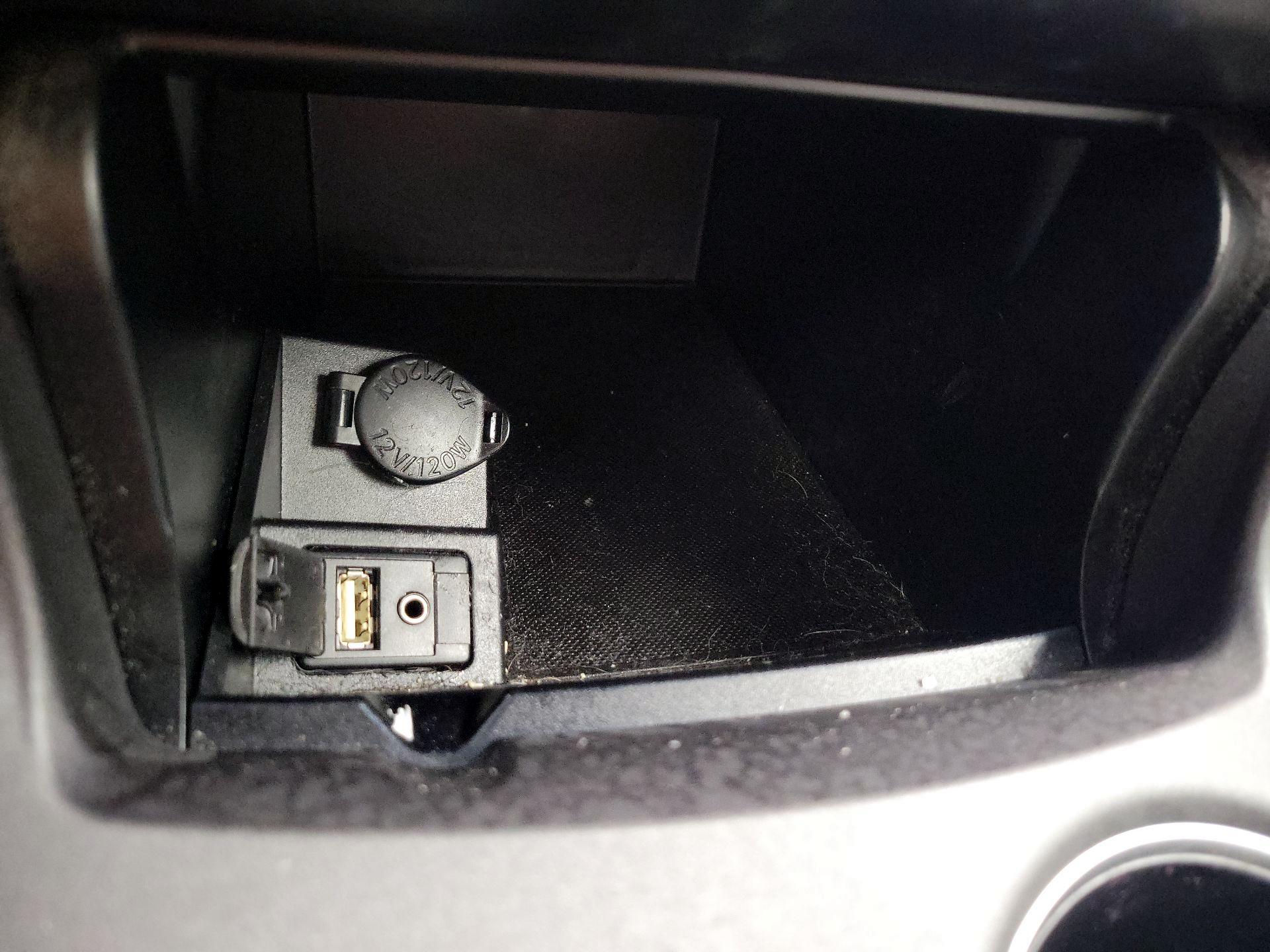 Thumbnail: 2015 Toyota Camry - 18