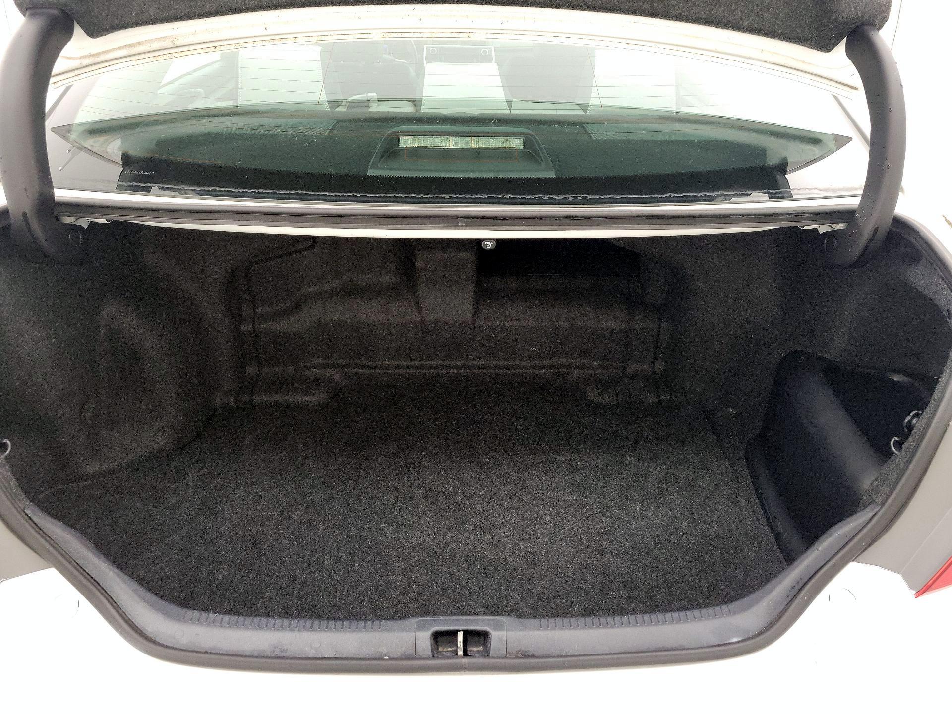 Thumbnail: 2015 Toyota Camry - 20