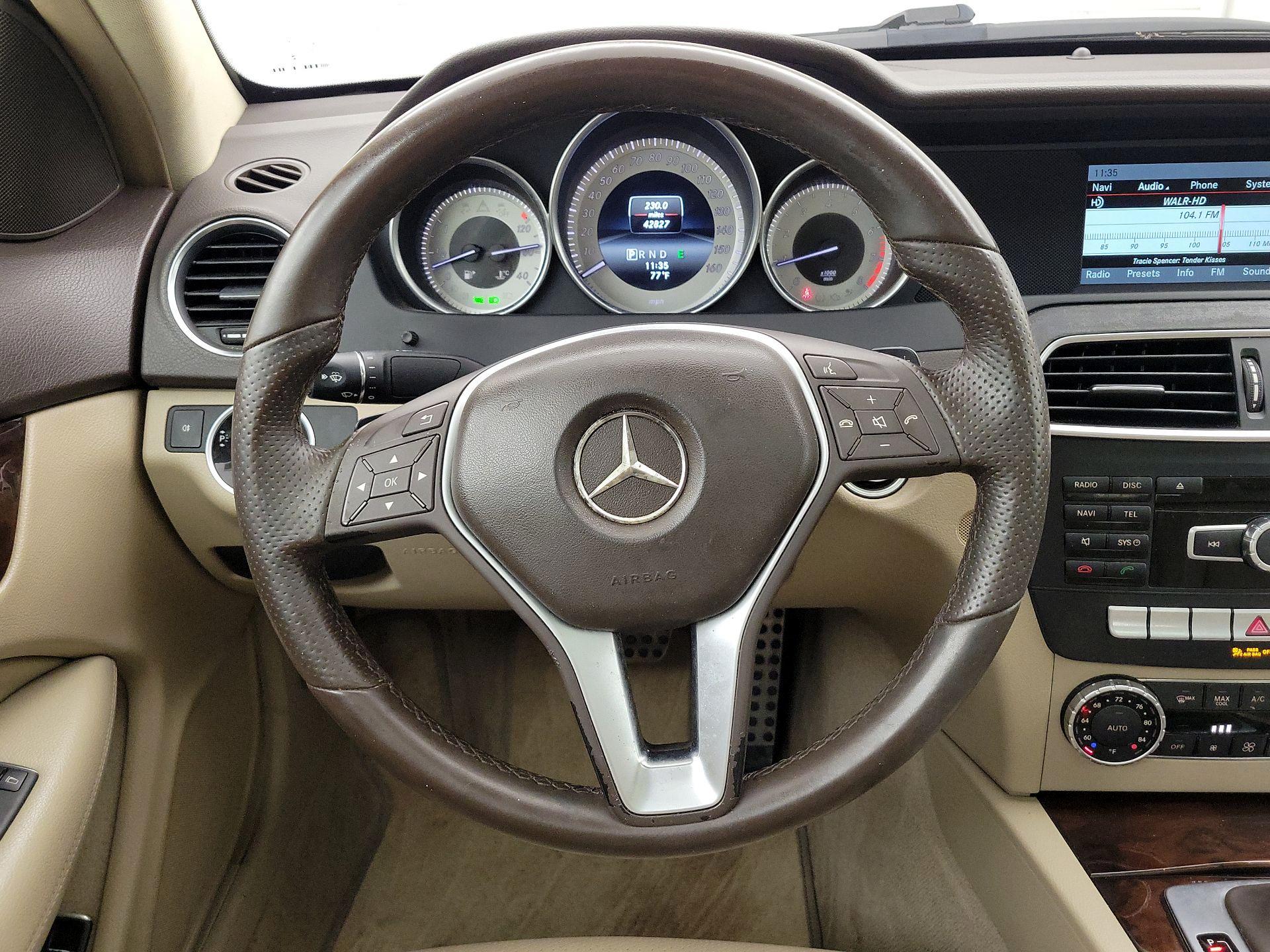 Thumbnail: 2014 Mercedes-Benz C-Class - 10