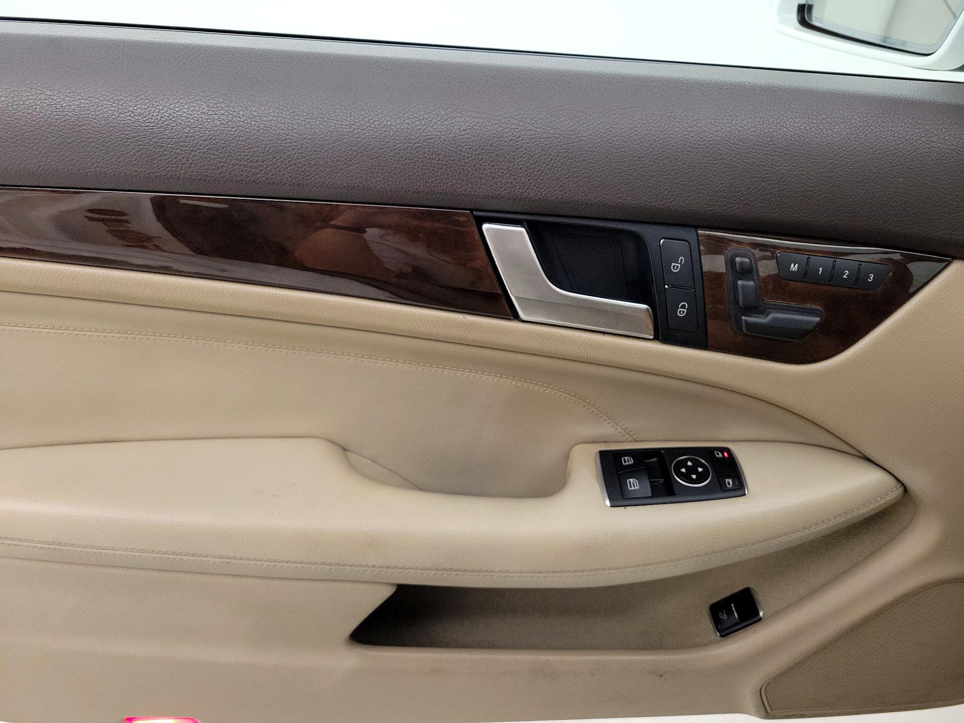 Thumbnail: 2014 Mercedes-Benz C-Class - 12