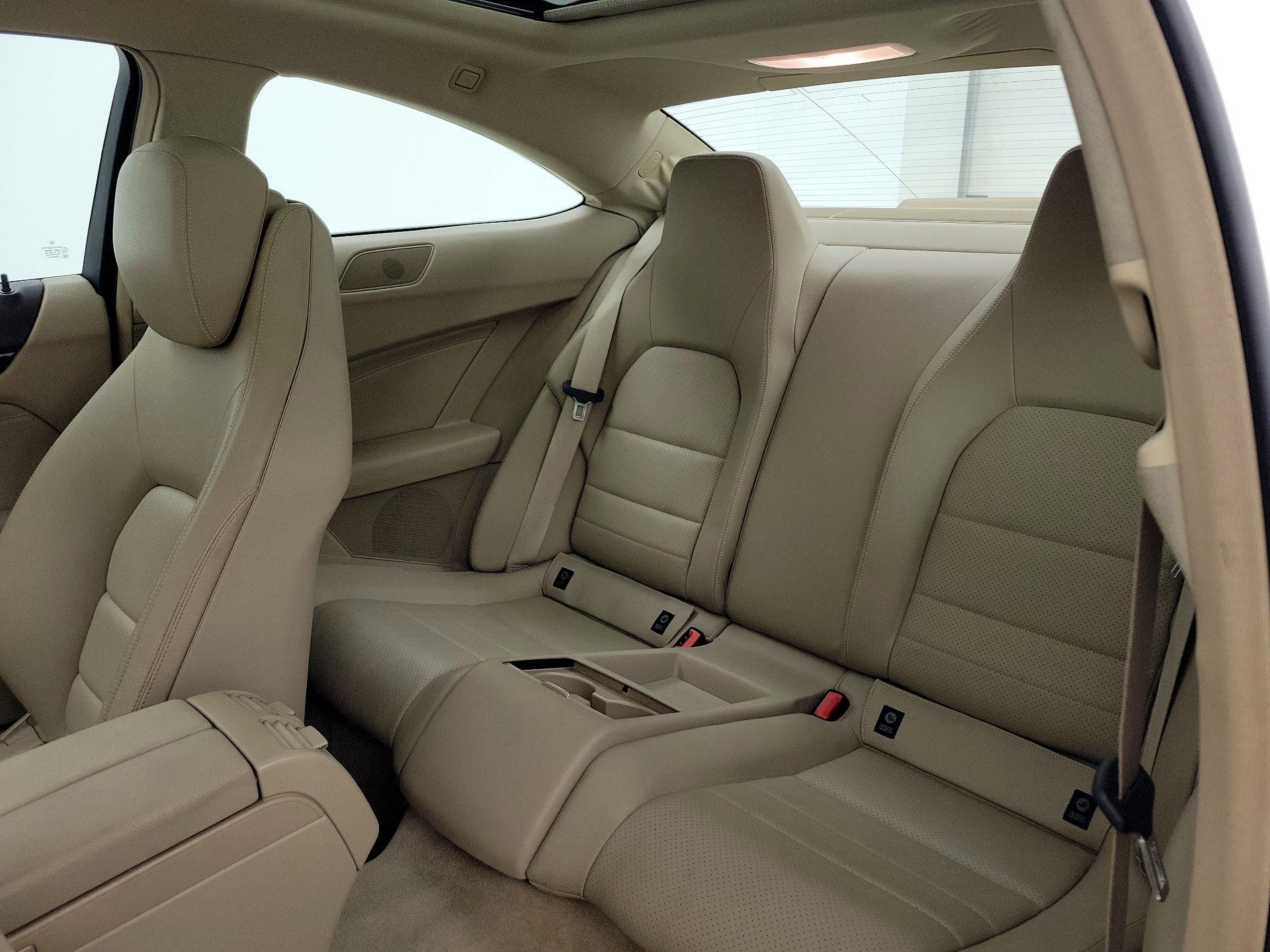 Thumbnail: 2014 Mercedes-Benz C-Class - 18