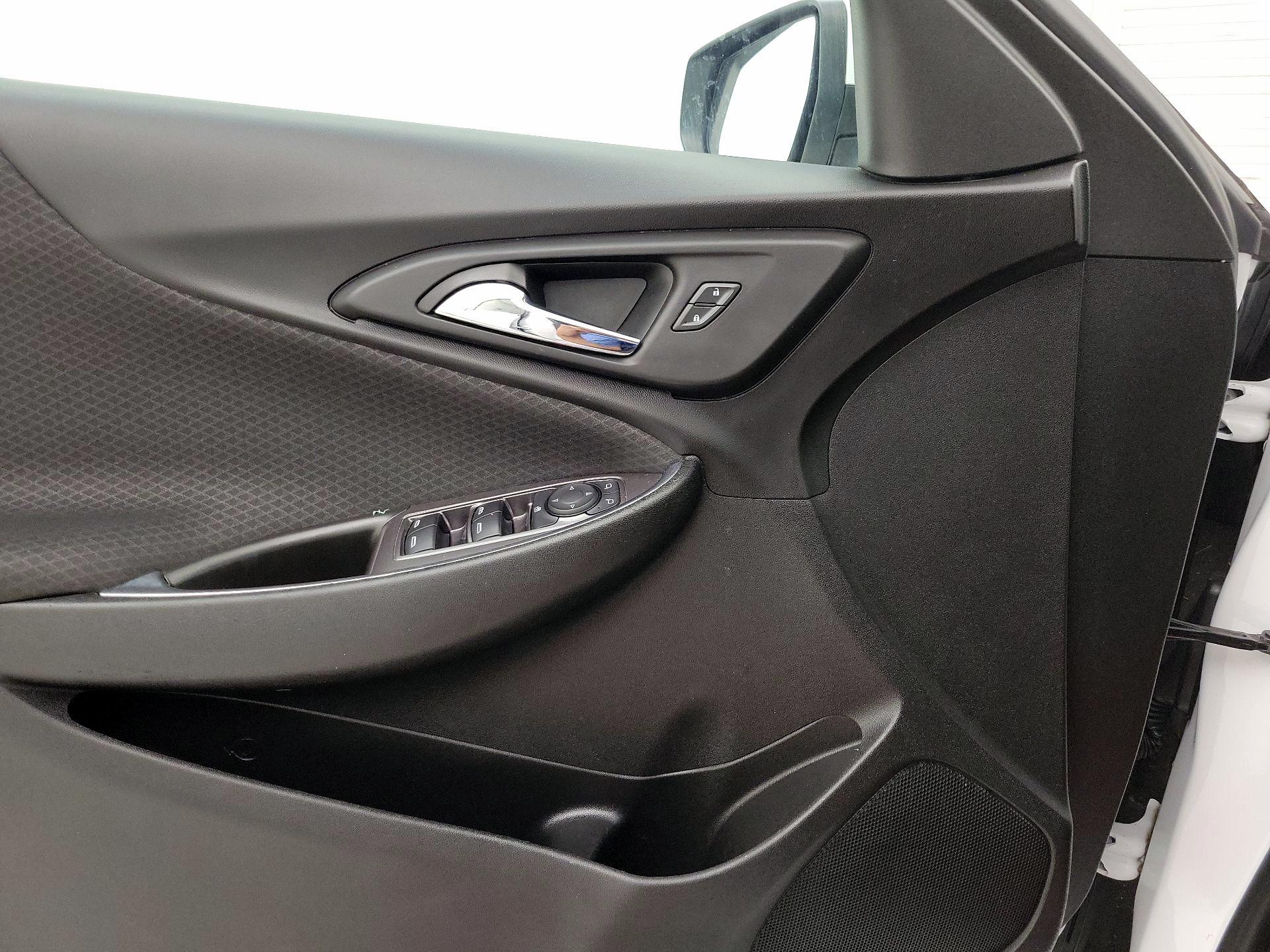 Thumbnail: 2020 Chevrolet Malibu - 12