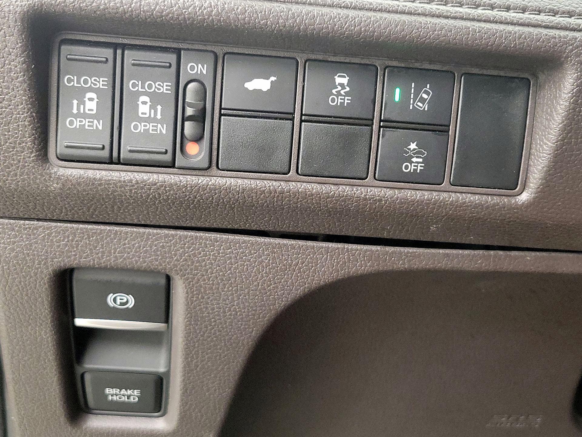 Thumbnail: 2019 Honda Odyssey - 13