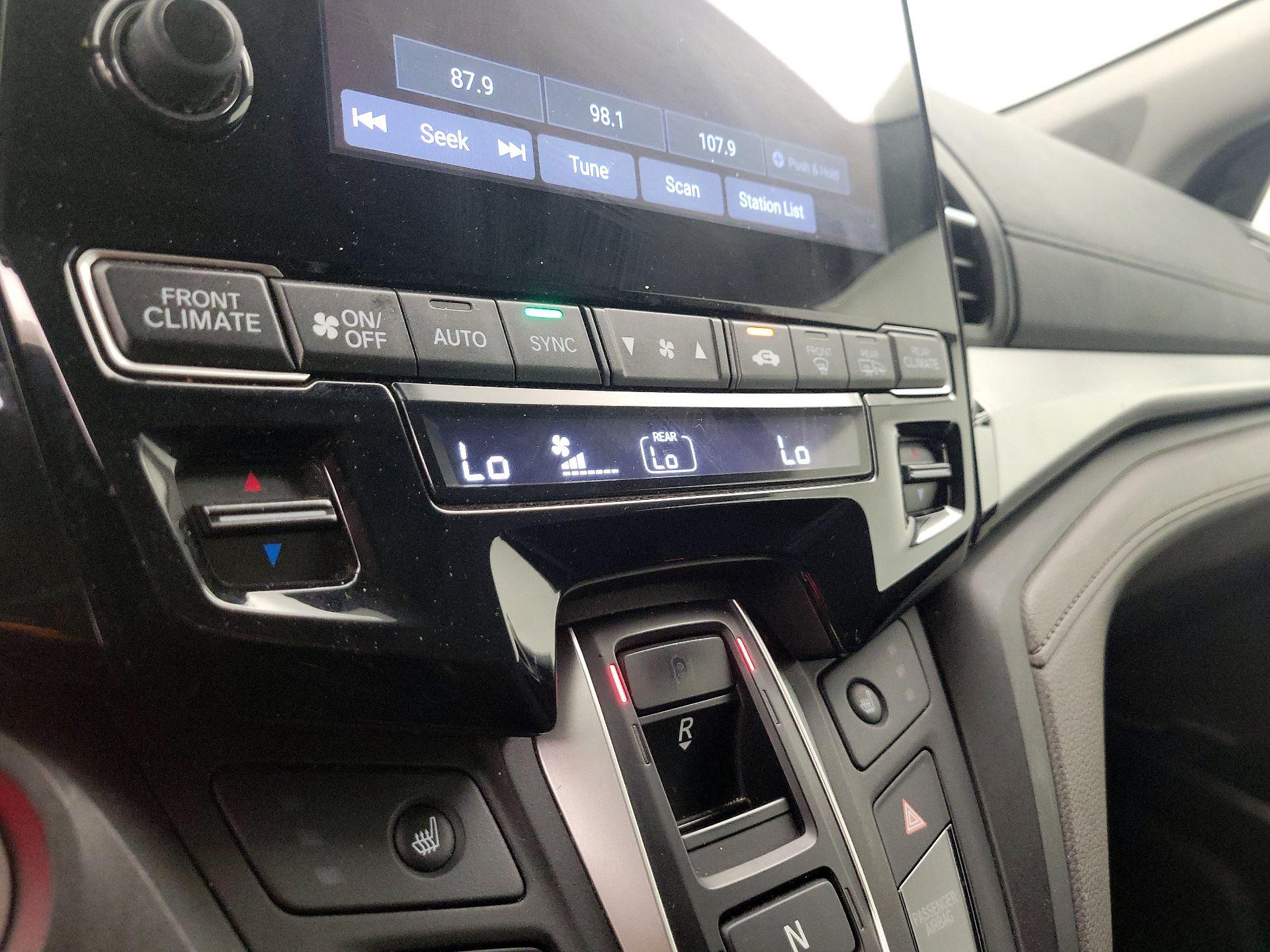 Thumbnail: 2019 Honda Odyssey - 16