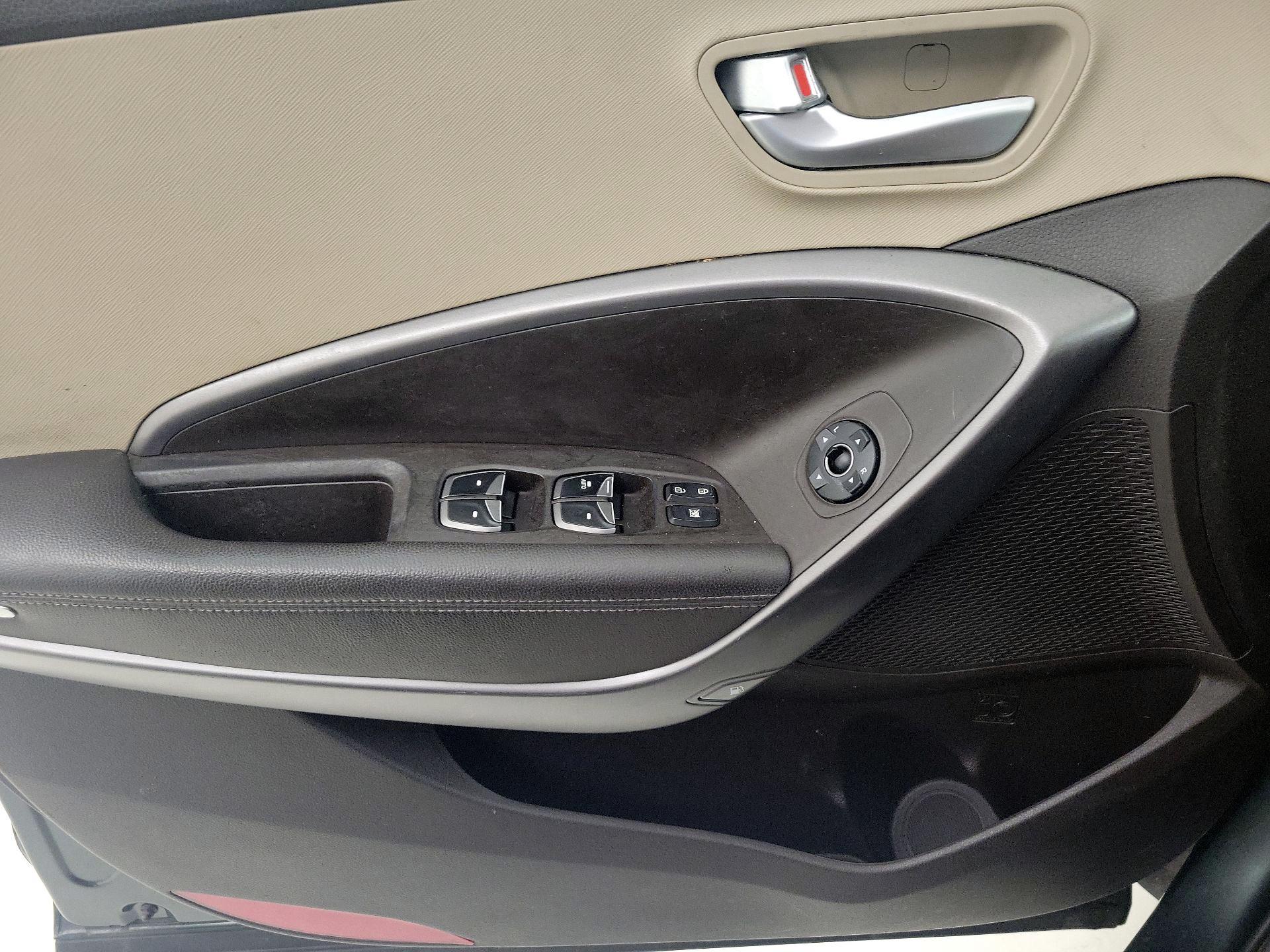Thumbnail: 2013 Hyundai Santa Fe - 12