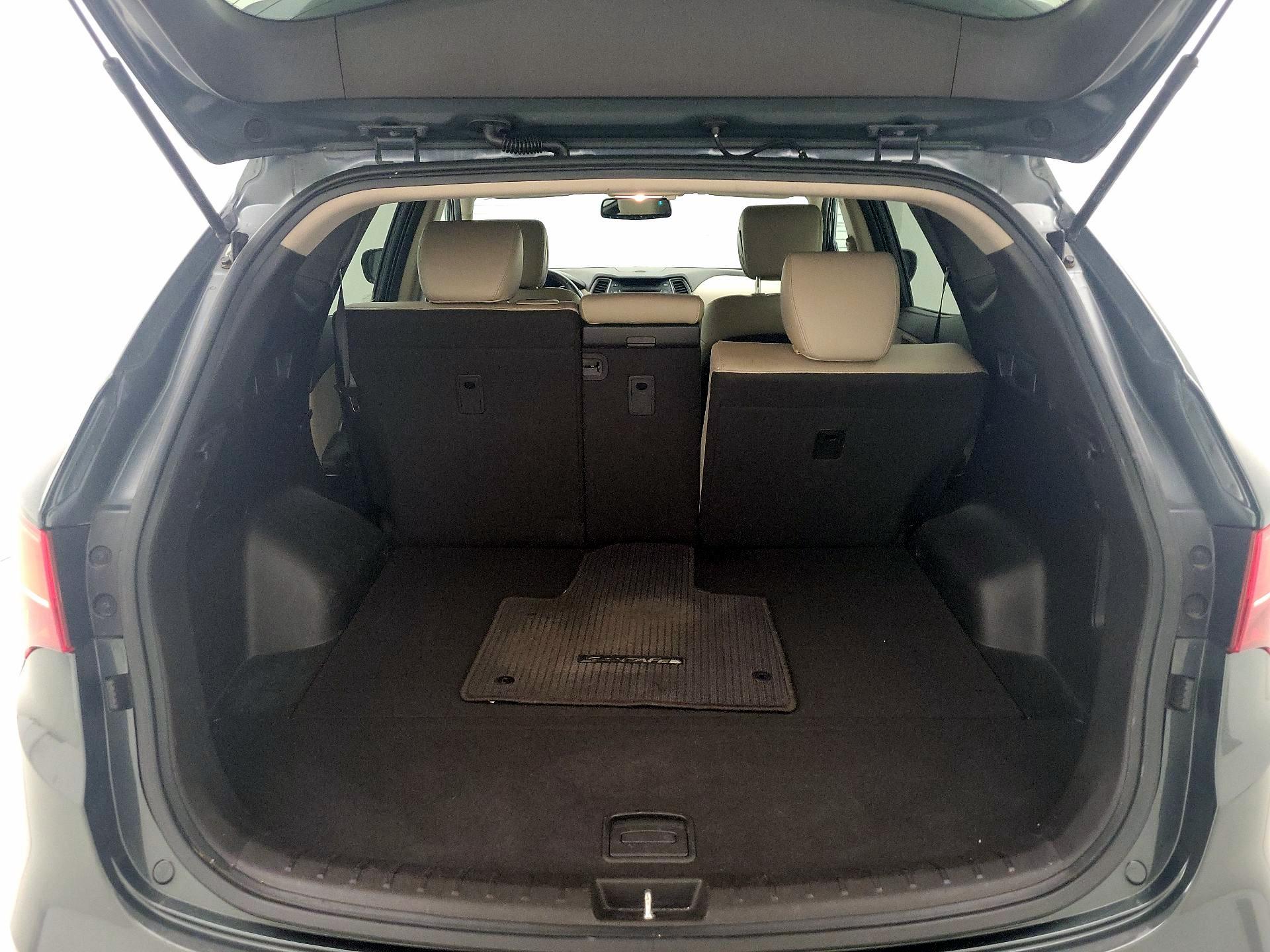 Thumbnail: 2013 Hyundai Santa Fe - 20