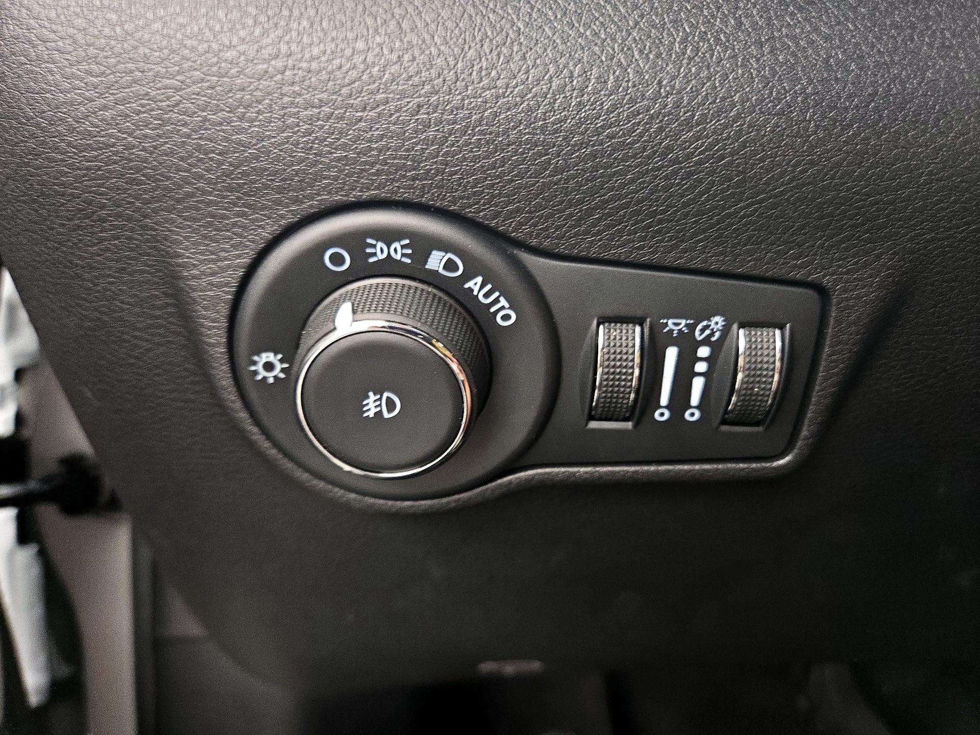 Thumbnail: 2022 Jeep Compass - 13
