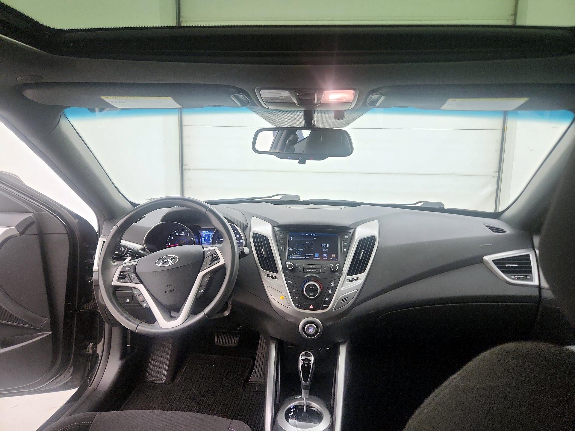 Thumbnail: 2017 Hyundai Veloster - 9
