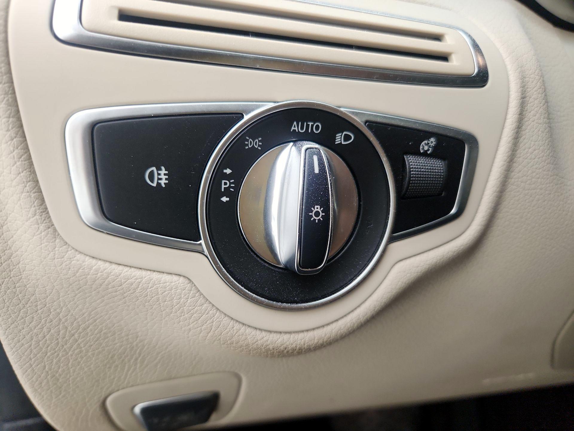 Thumbnail: 2019 Mercedes-Benz C-Class - 13