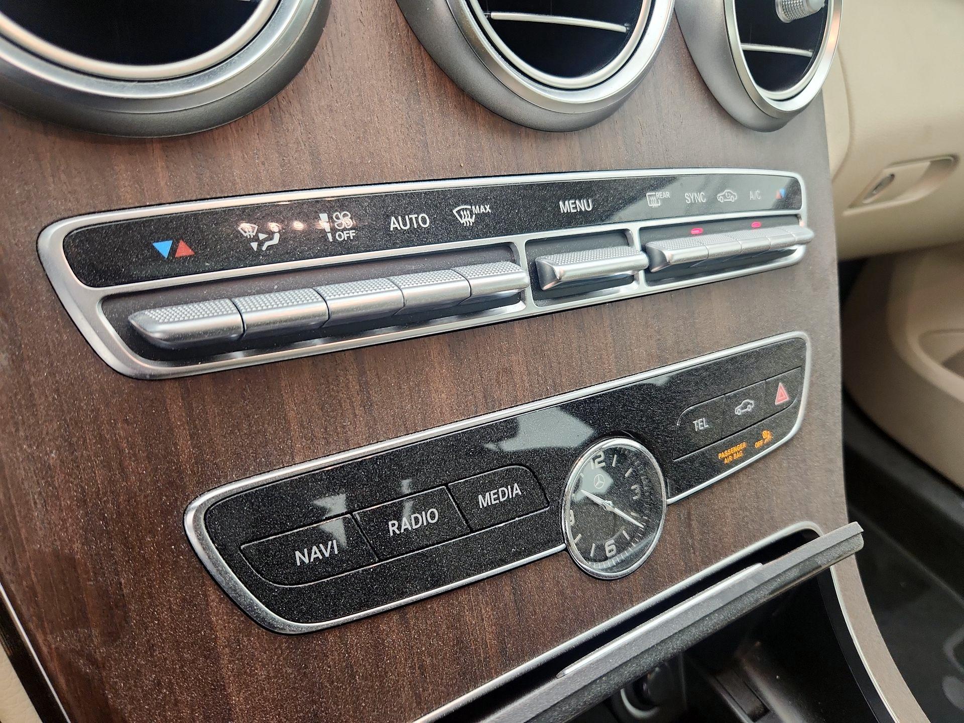 Thumbnail: 2019 Mercedes-Benz C-Class - 16