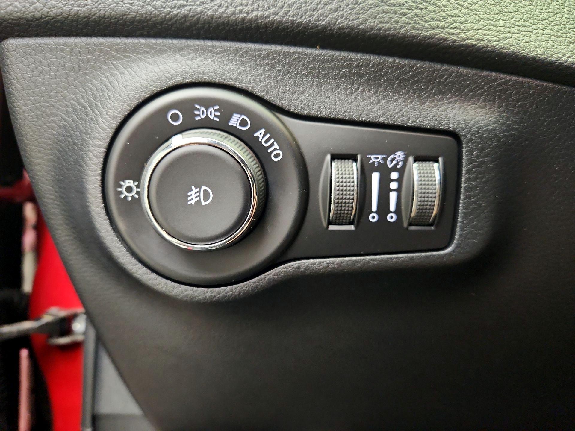 Thumbnail: 2018 Jeep Compass - 13