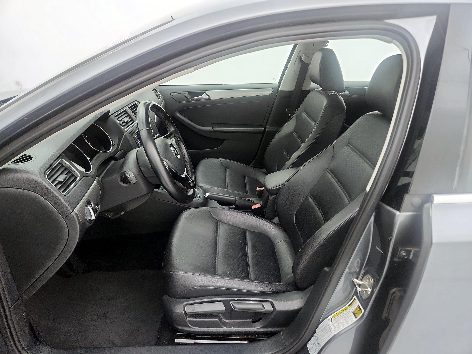 Thumbnail: 2017 Volkswagen Jetta - 11
