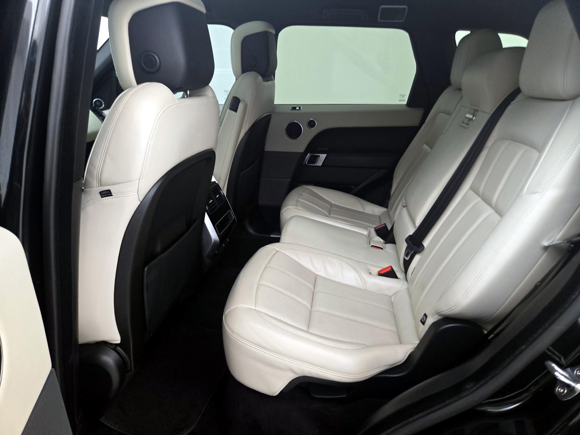 Thumbnail: 2020 Land Rover Range Rover Sport - 20