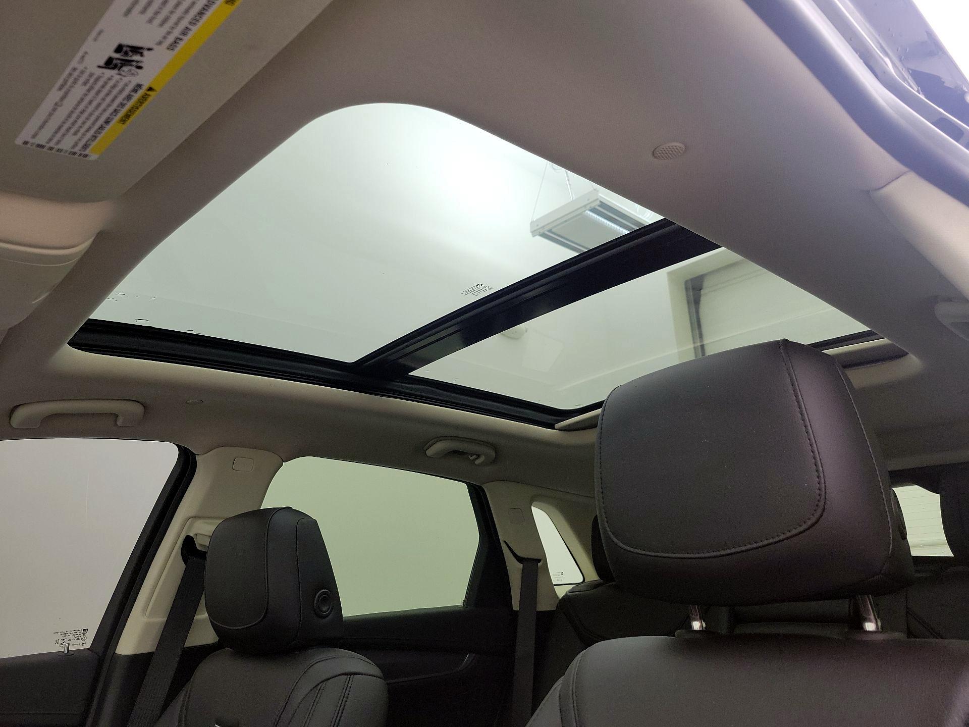 Thumbnail: 2019 Cadillac XT5 - 19
