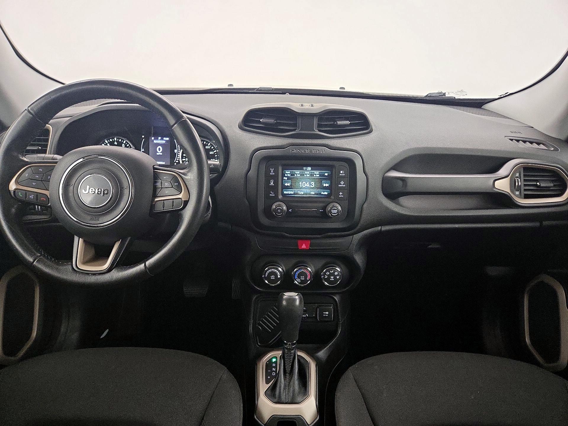Thumbnail: 2016 Jeep Renegade - 9