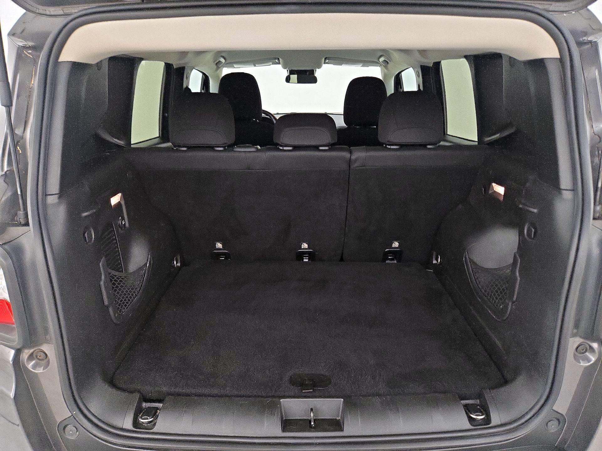 Thumbnail: 2016 Jeep Renegade - 20