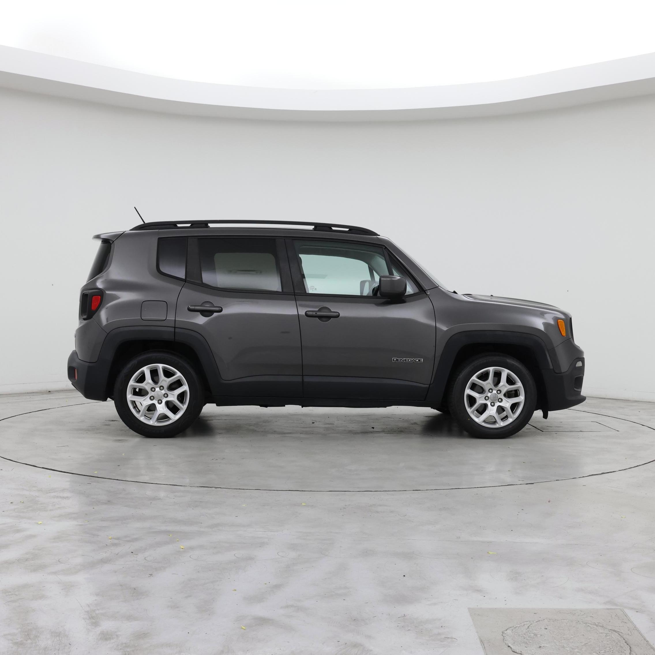 Thumbnail: 2016 Jeep Renegade - 7
