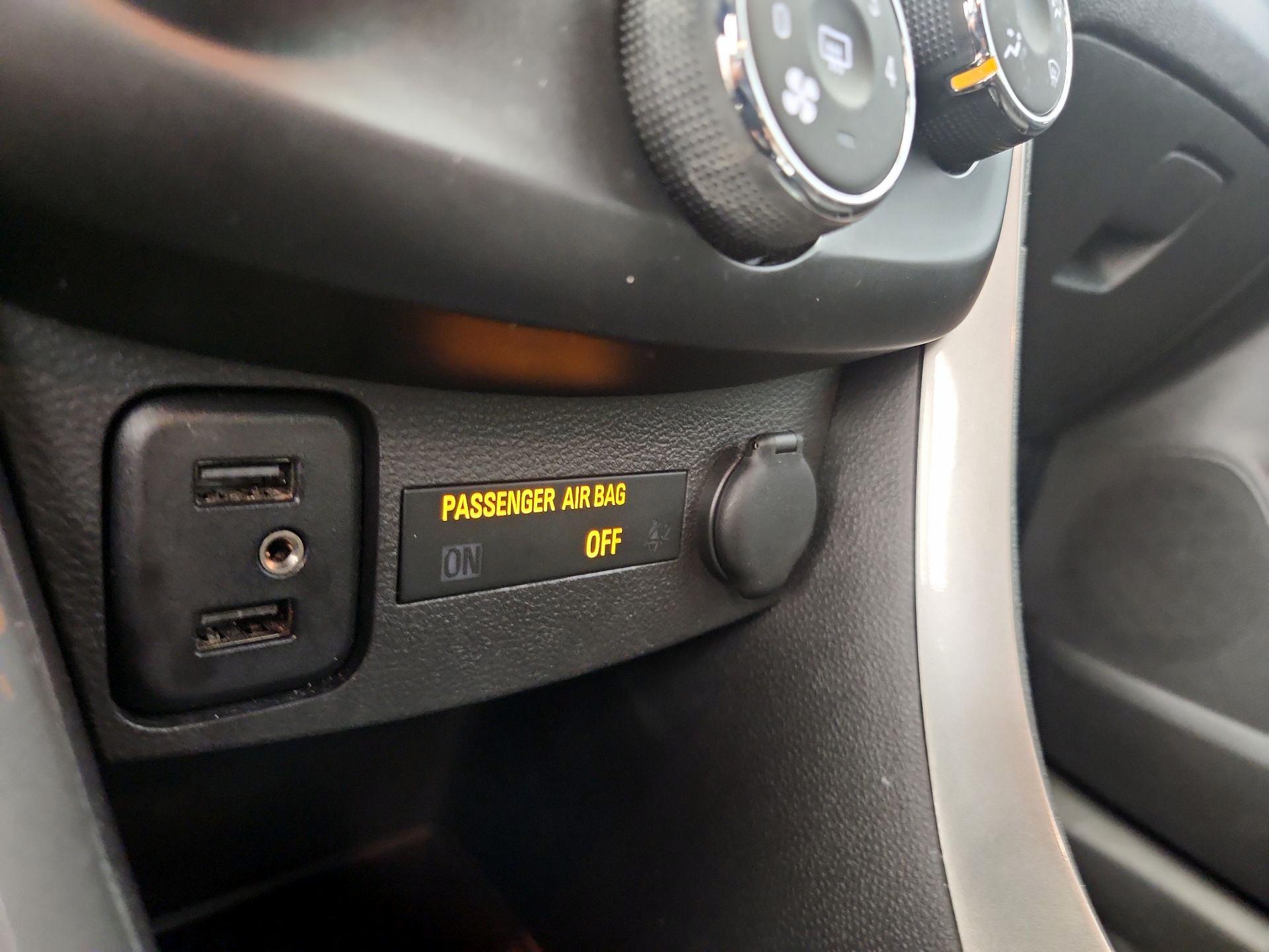 Thumbnail: 2019 Chevrolet Trax - 18