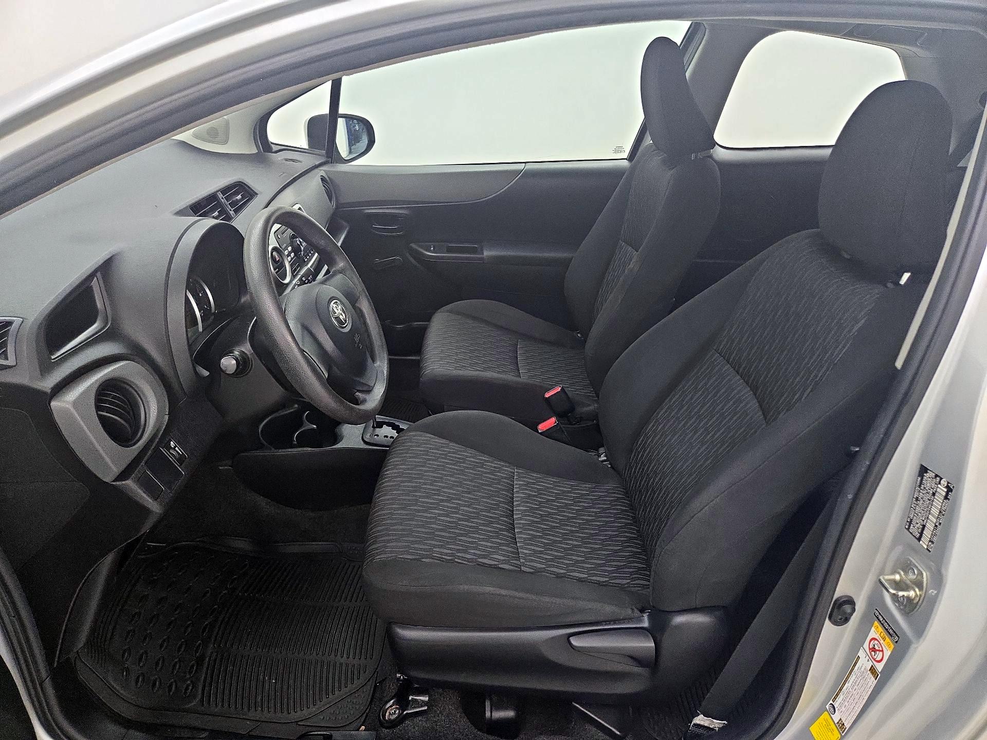 Thumbnail: 2014 Toyota Yaris - 11