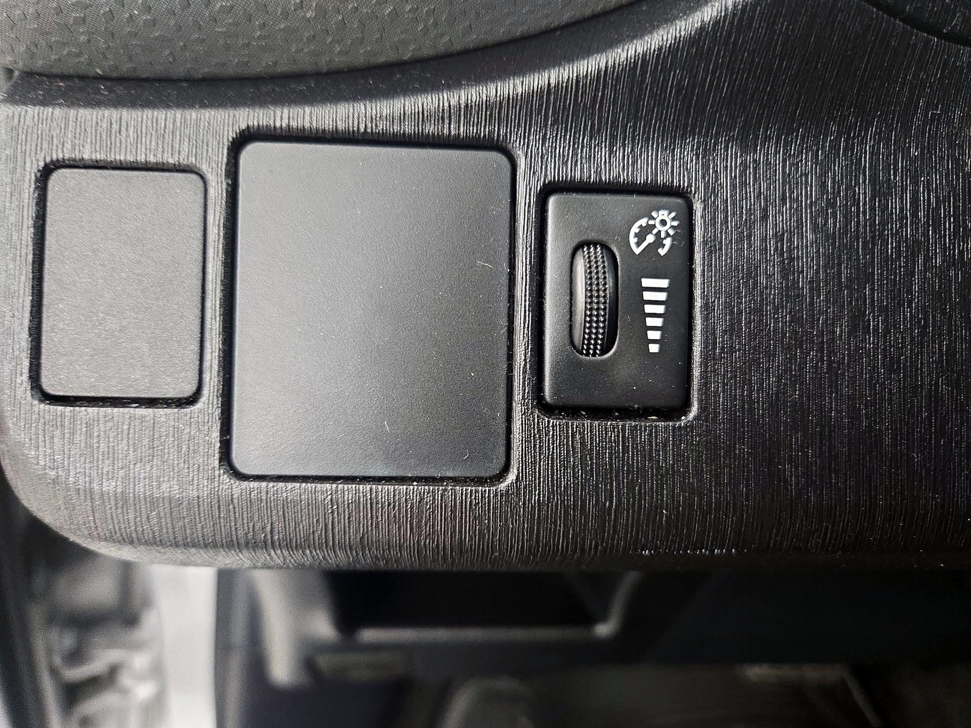 Thumbnail: 2014 Toyota Yaris - 13